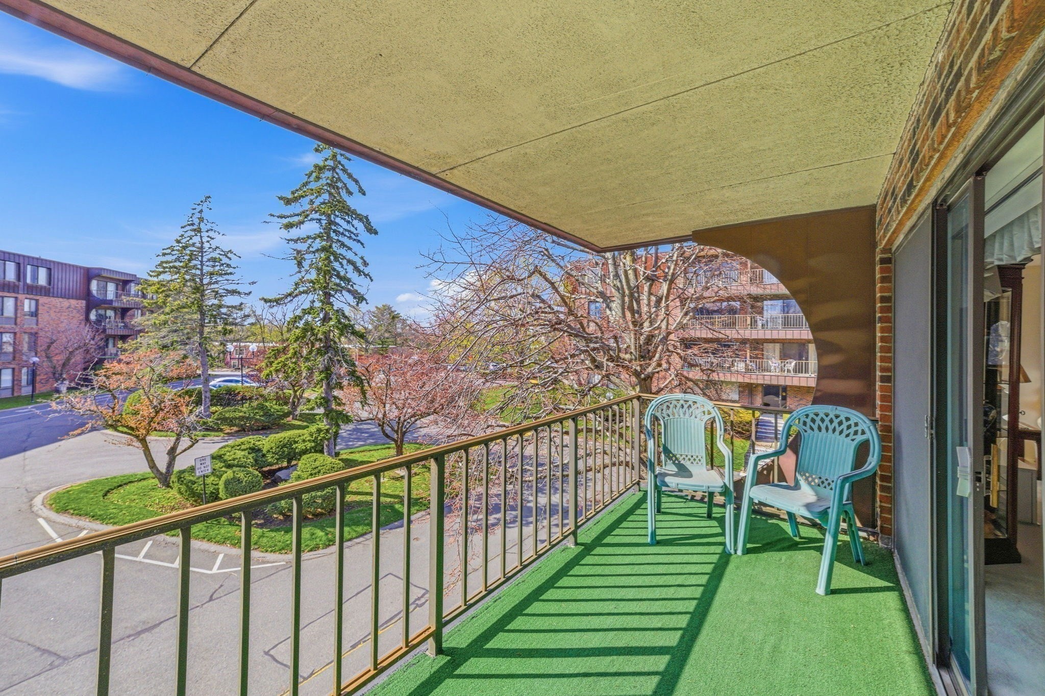 1002 Paradise Rd Unit 3P, Swampscott, MA 01907
