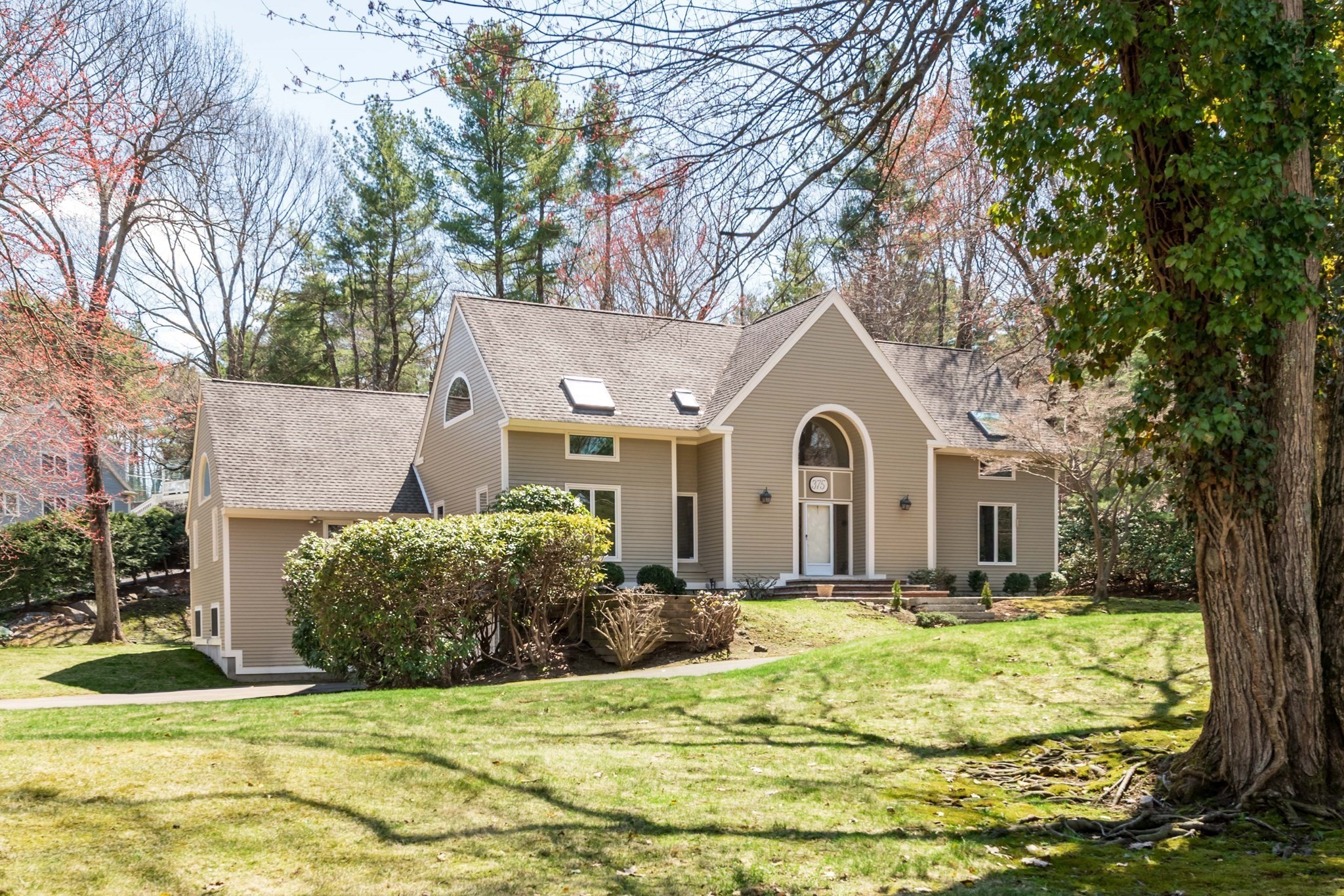 375 Atherton St, Milton, MA 02186