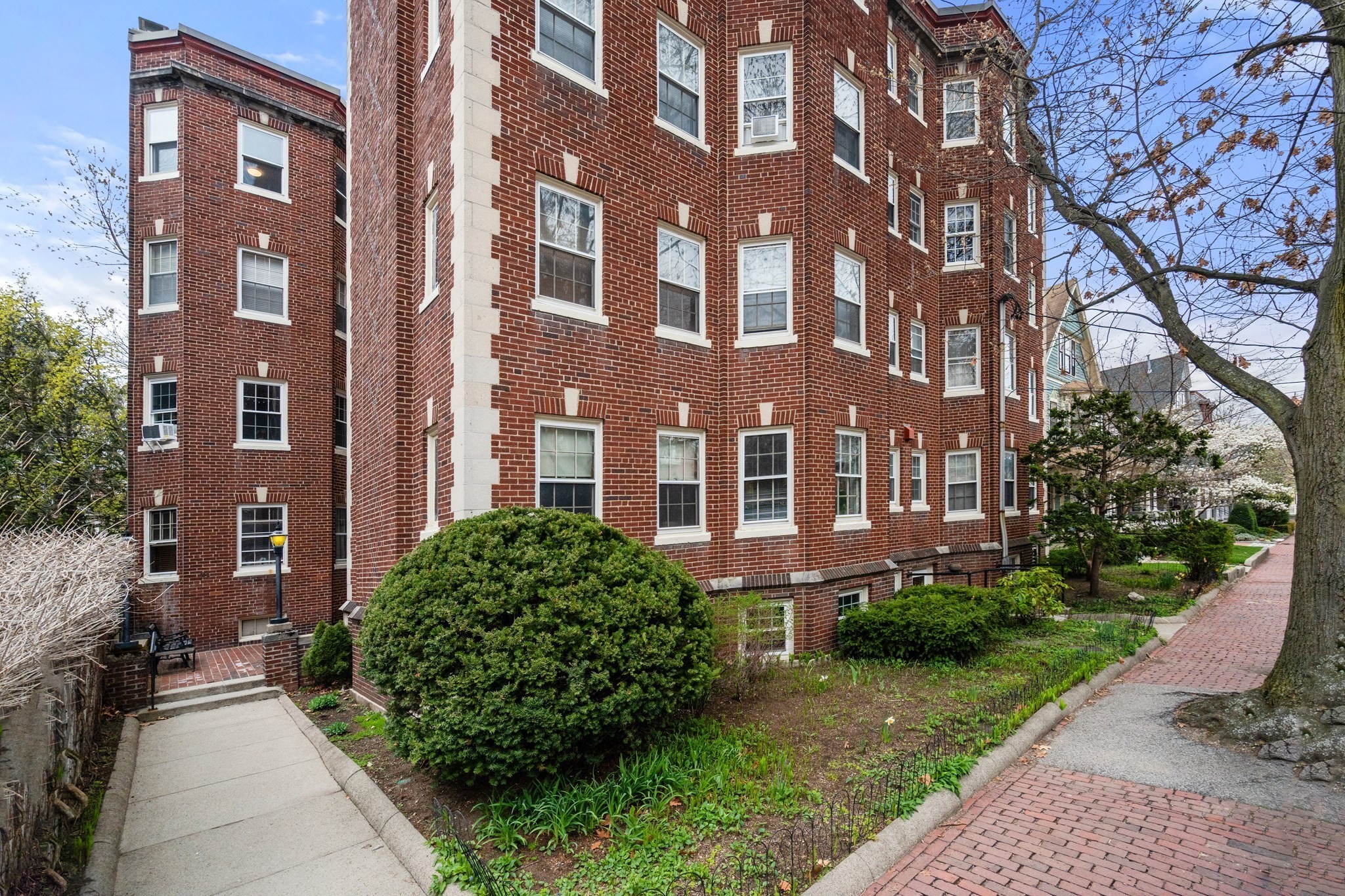 61 Garfield St Unit 14, Cambridge, MA 02138