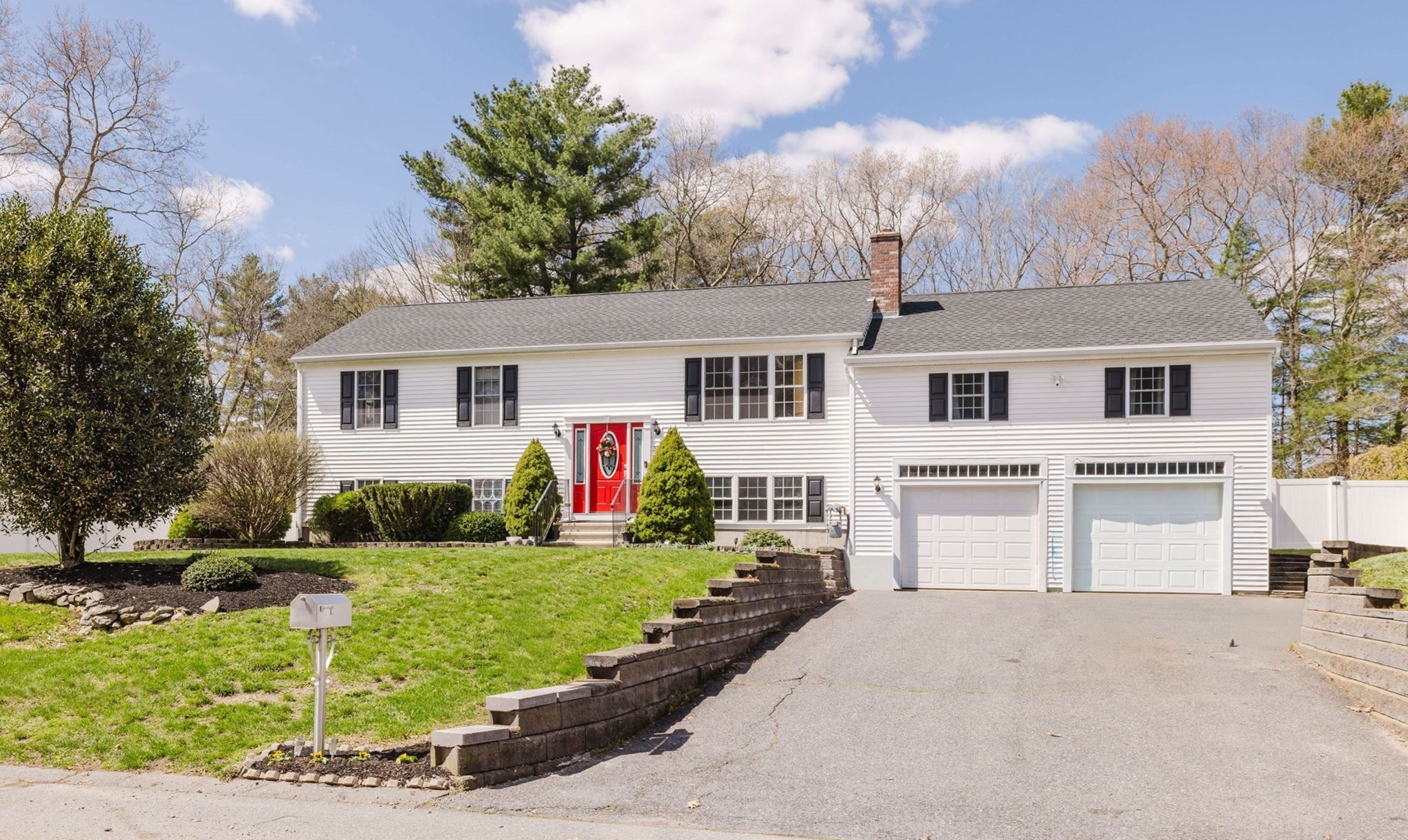 38 Alicia Dr, Taunton, MA 02780
