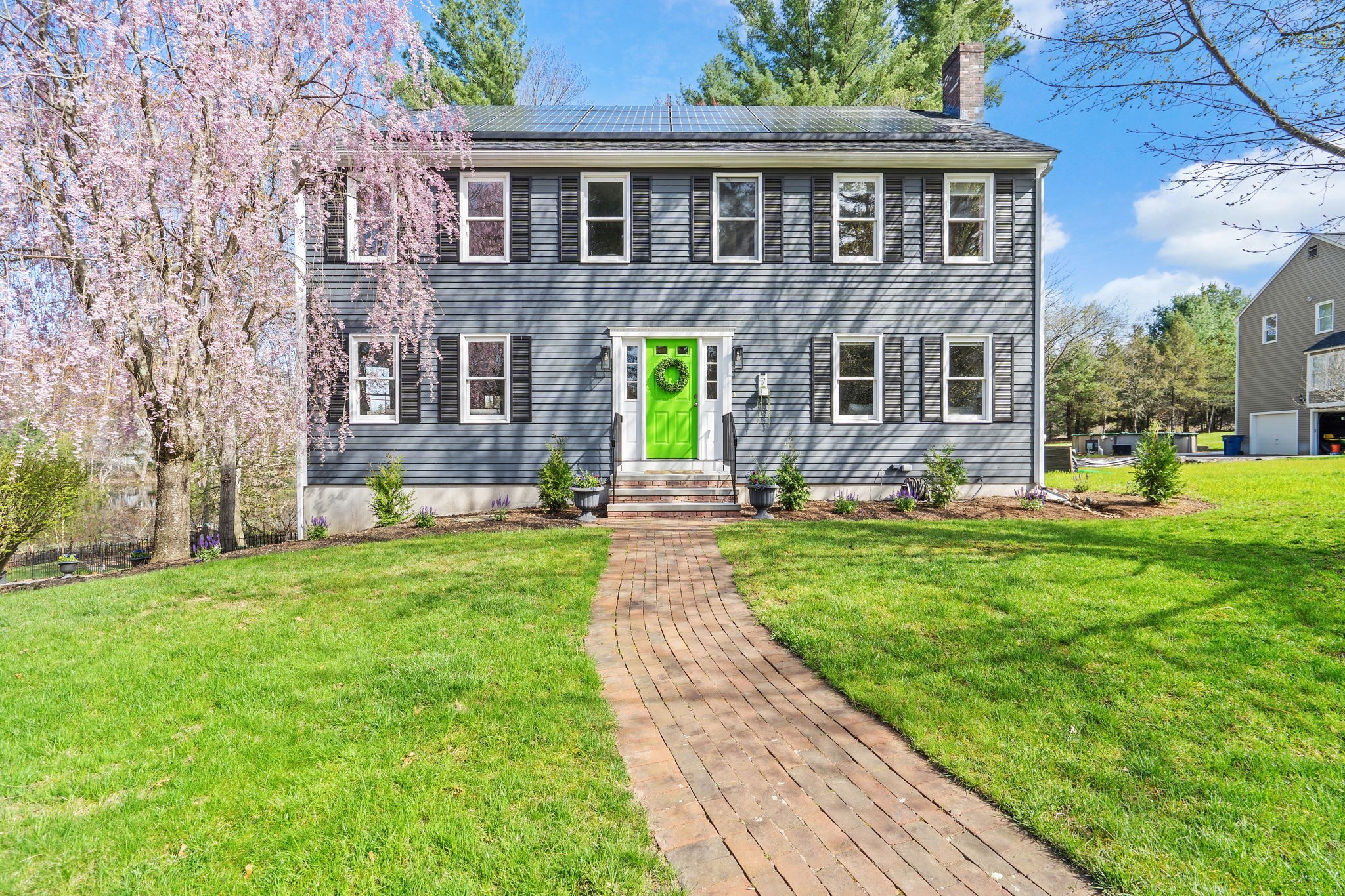 7 Holbrook St, Medway, MA 02053