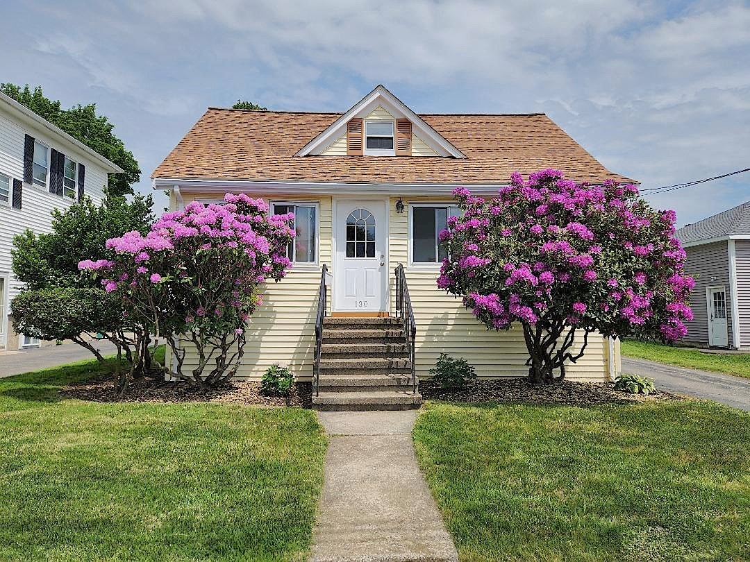 130 Monroe St, Norwood, MA 02062