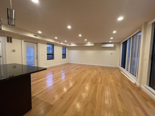 1616 Beacon St, Apt 3