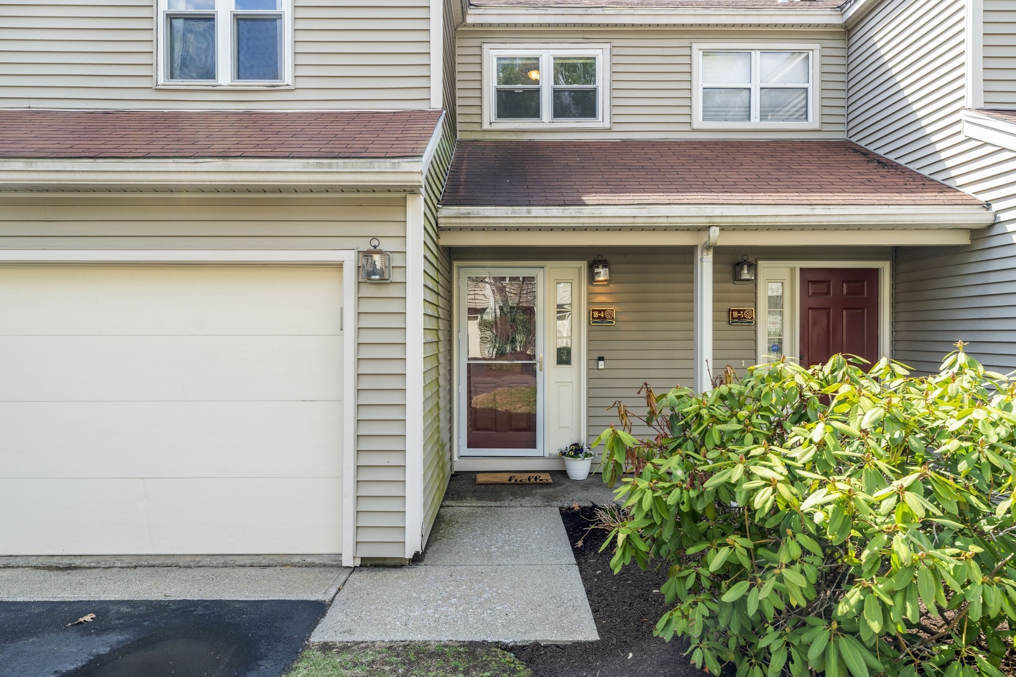 18 Thayer Pond Dr Unit 4, Oxford, MA 01537