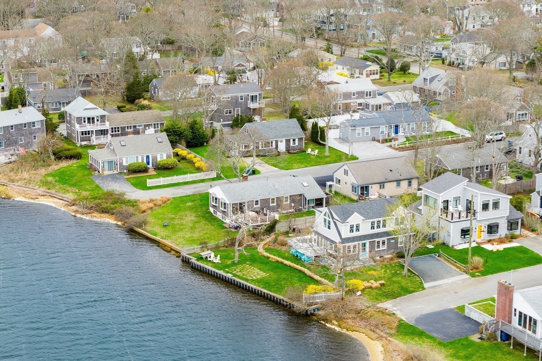 8 Providence St, Falmouth, MA 02536