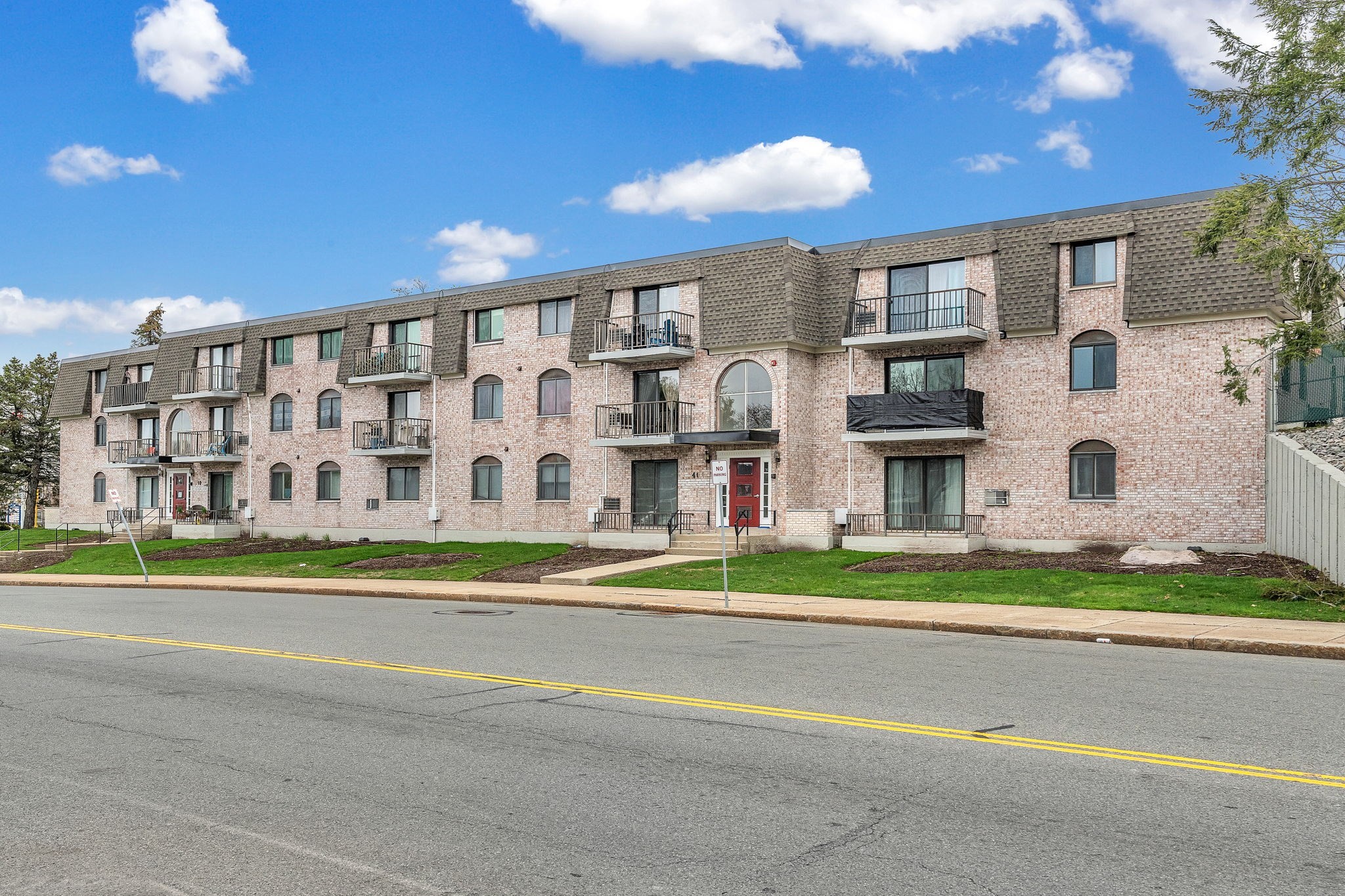 40 High St Unit 205, Dedham, MA 02026