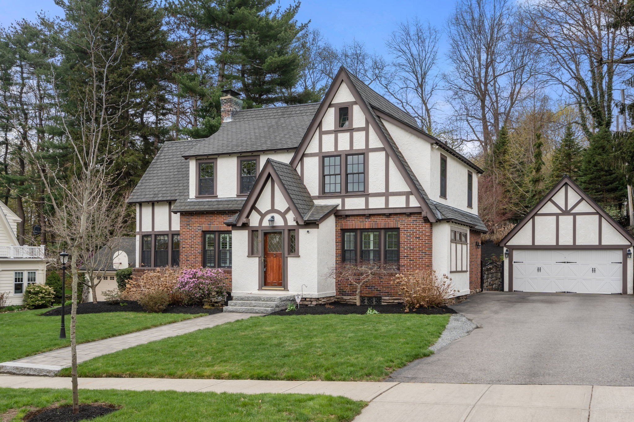 19 Hancock Hill Dr, Worcester, MA 01609