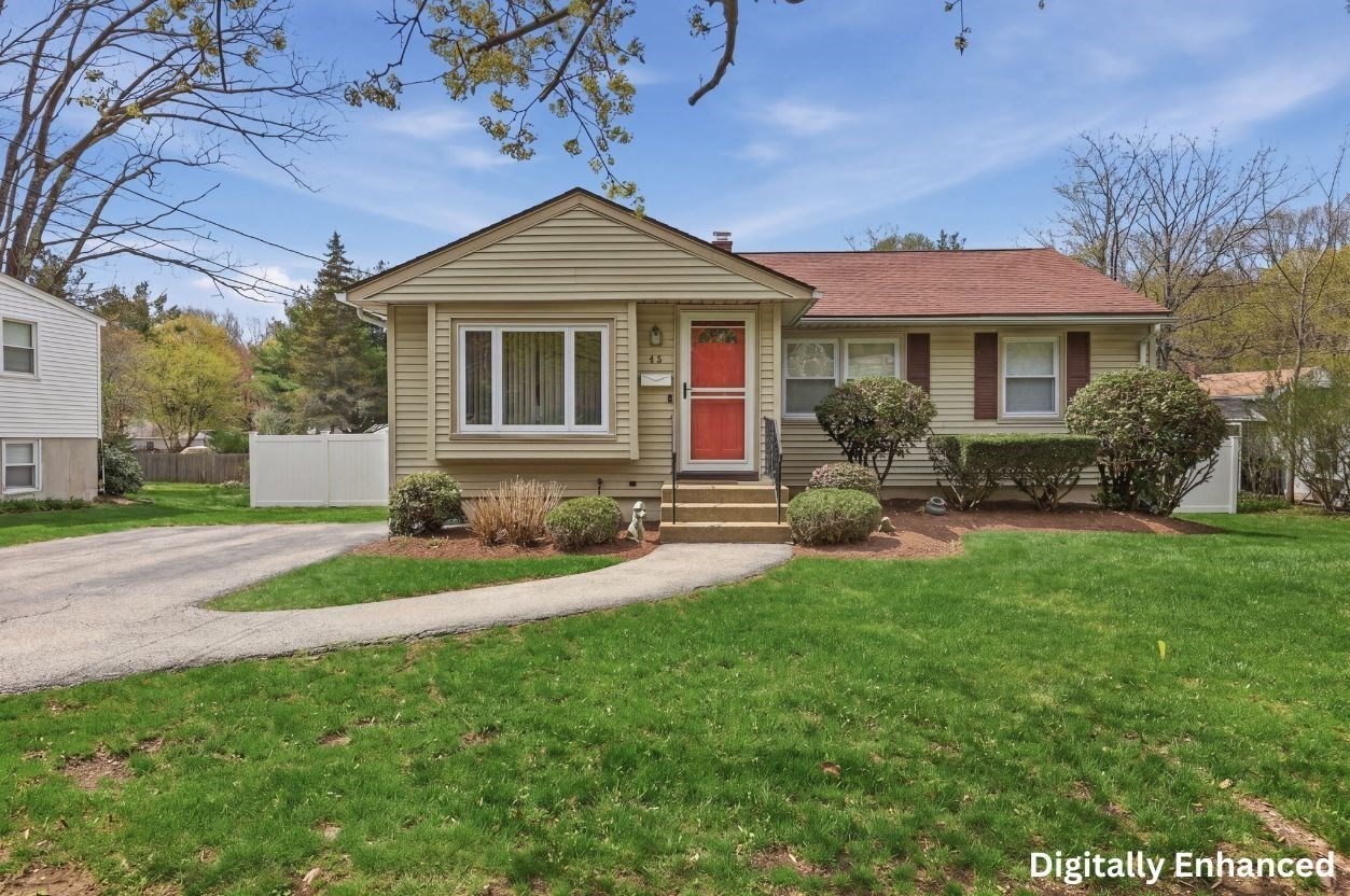 45 Sussex Lane, Worcester, MA 01602