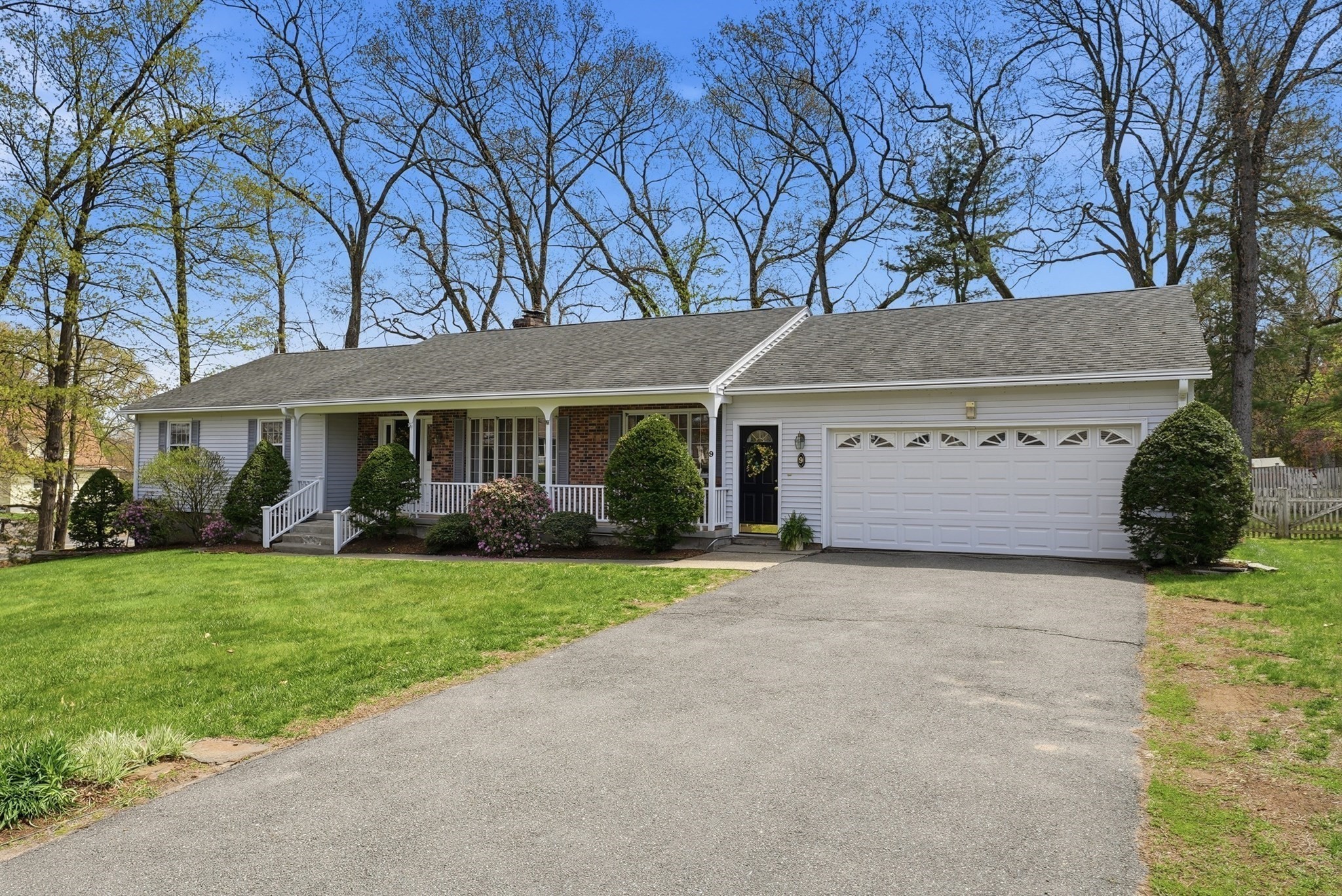 9 Jennifer Dr, West Springfield, MA 01089