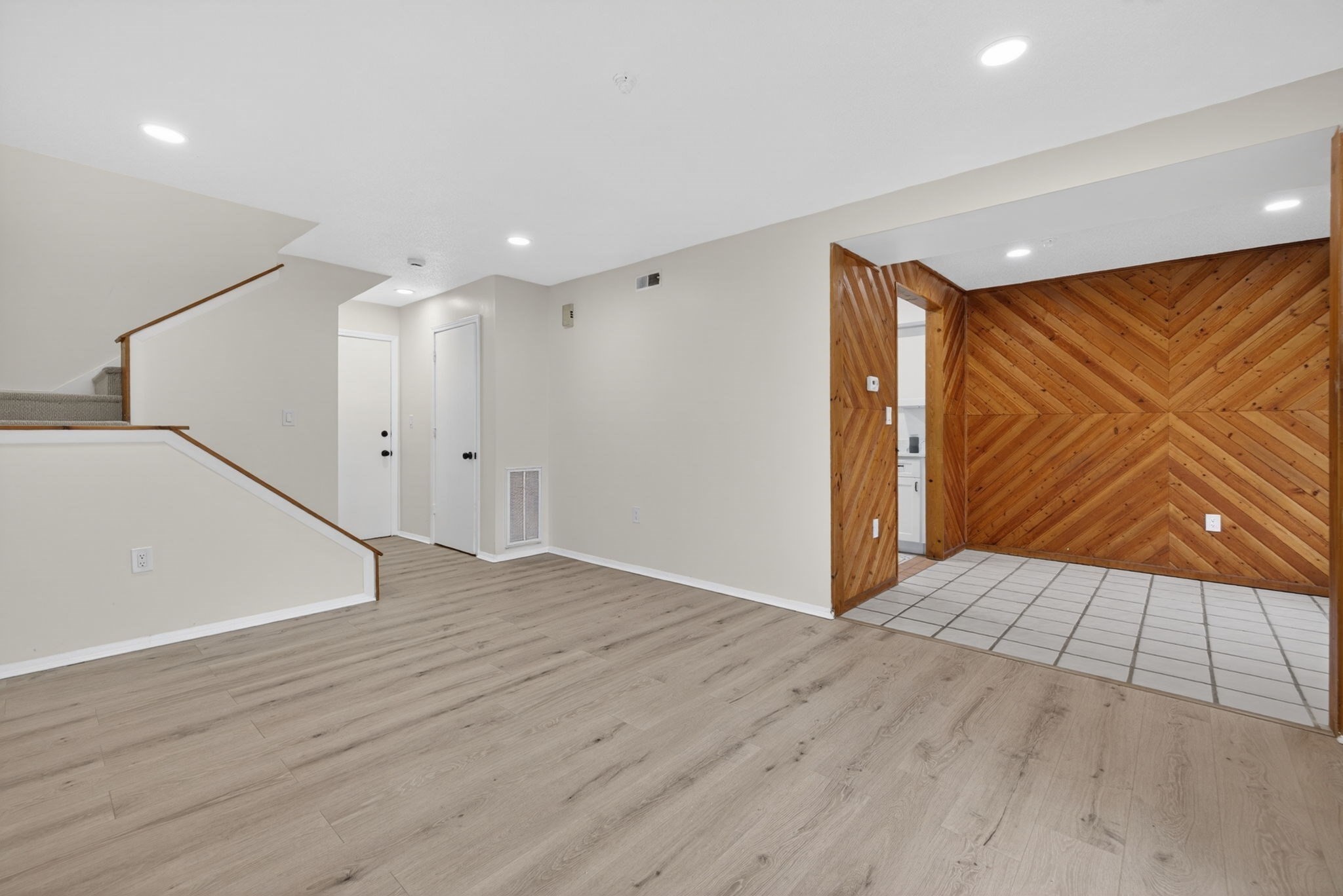 60 Laurelwood Unit 32-3, Stoughton, MA 02072