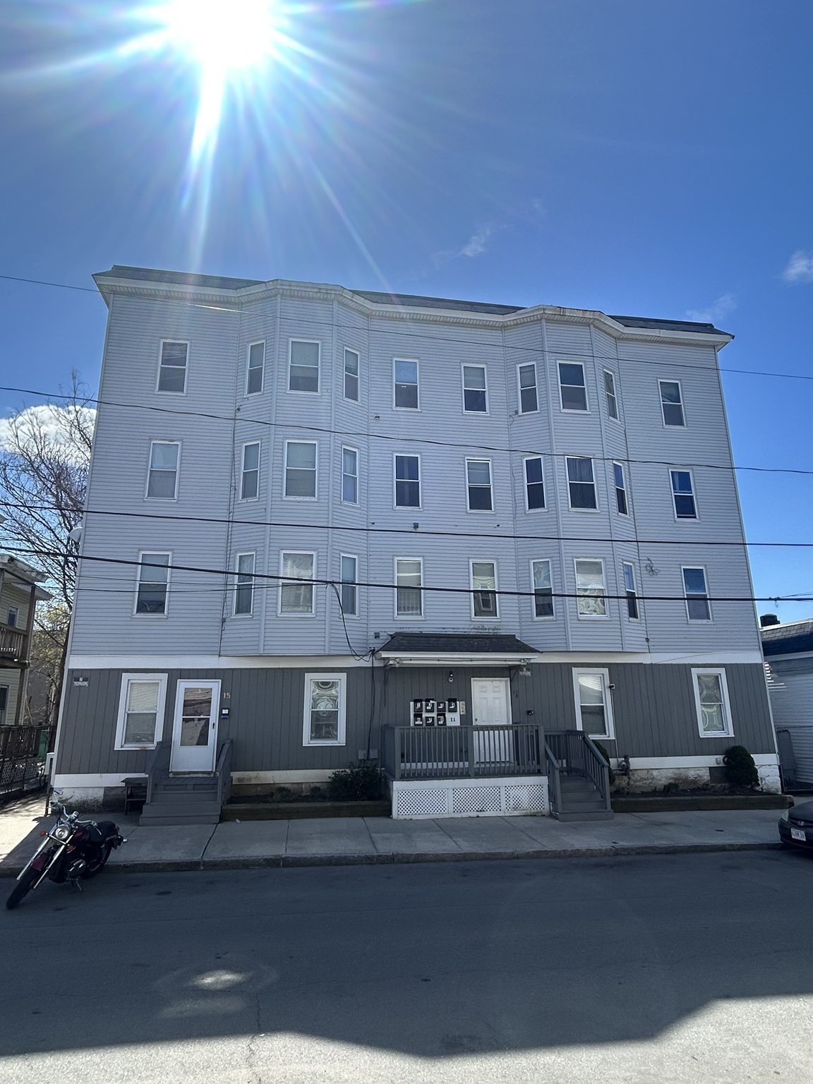 11 Lilley Ave, Lowell, MA 01850