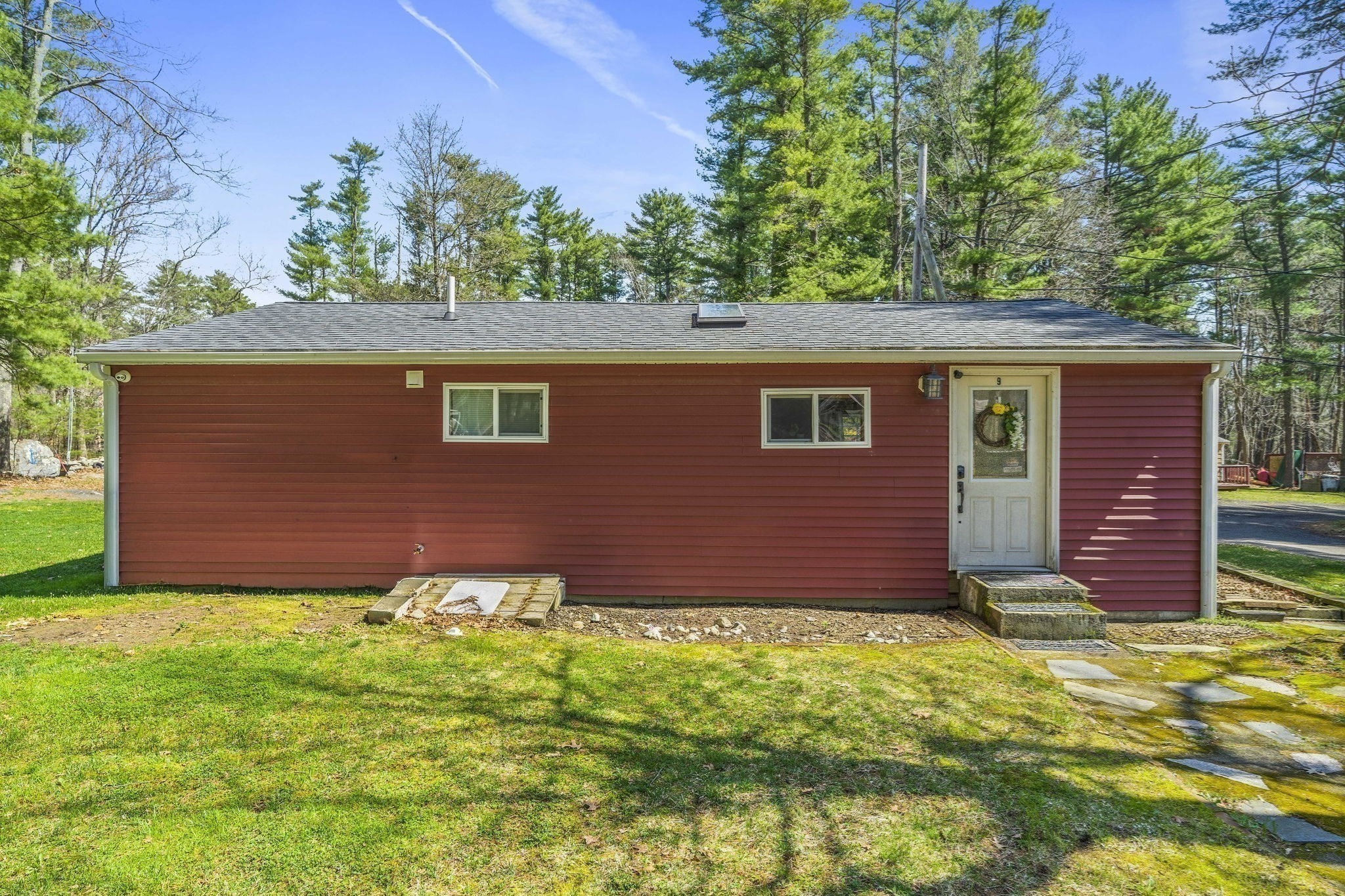 9 Hazel St, Lakeville, MA 02347