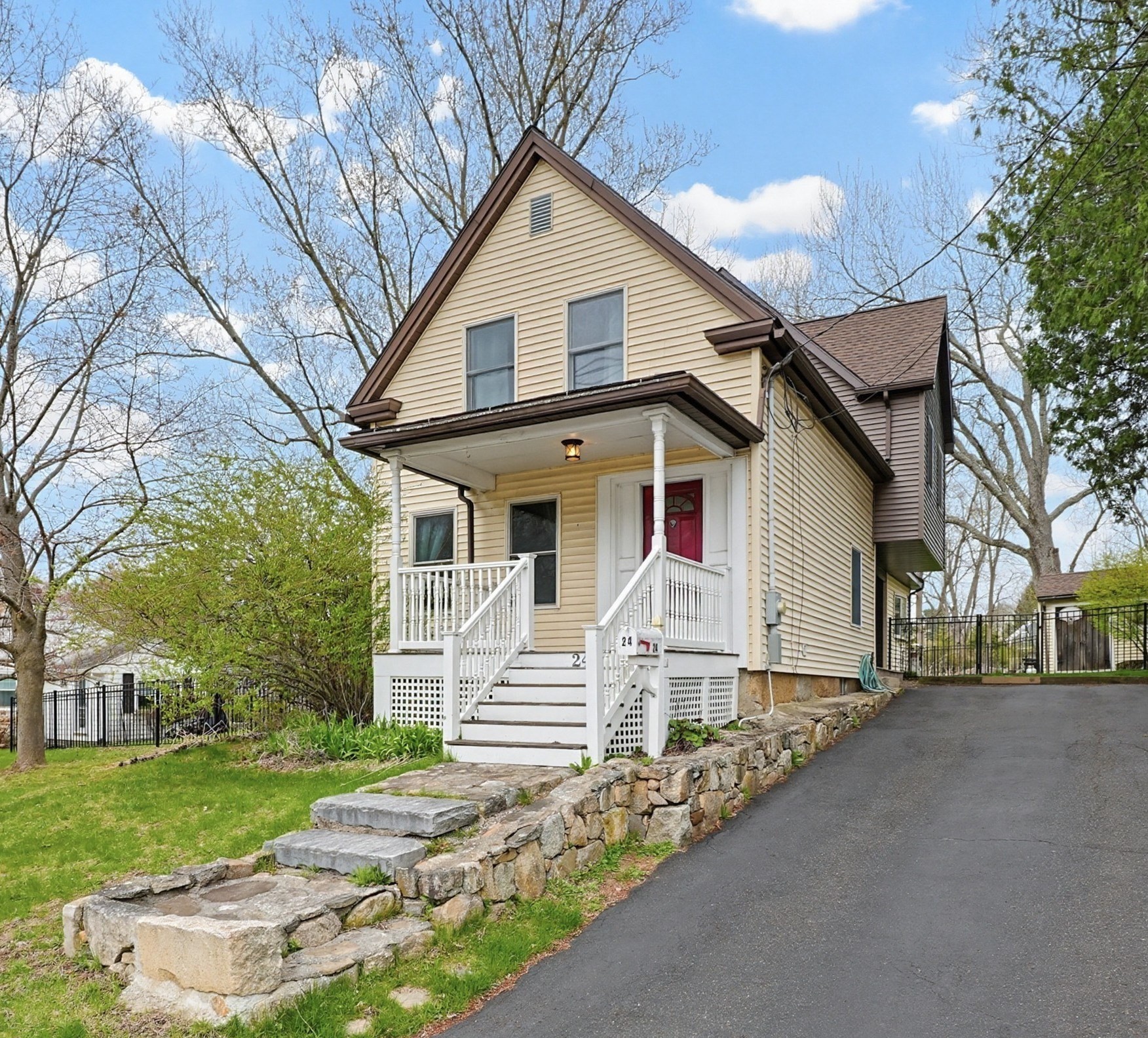 24 Cedar St, Hopkinton, MA 01748