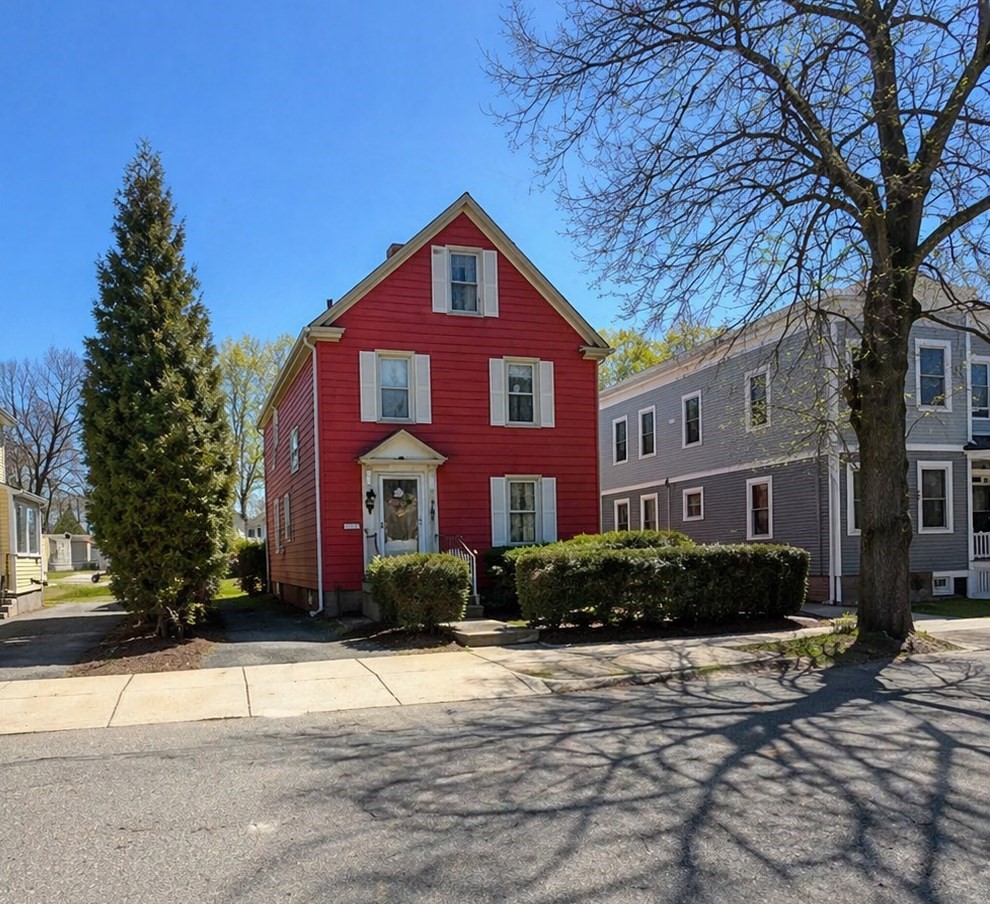 73 Beacon St, Arlington, MA 02474