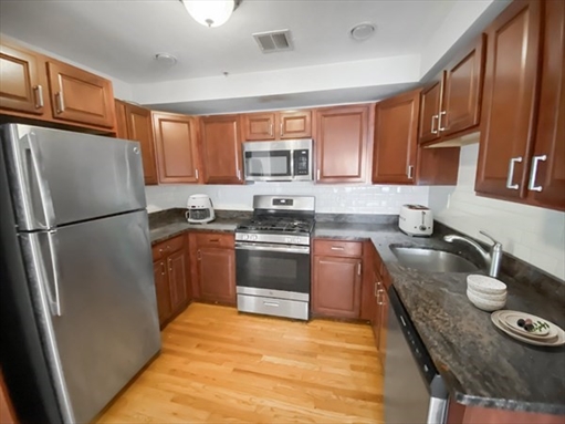 14-16 Notre Dame Street, Apt 3