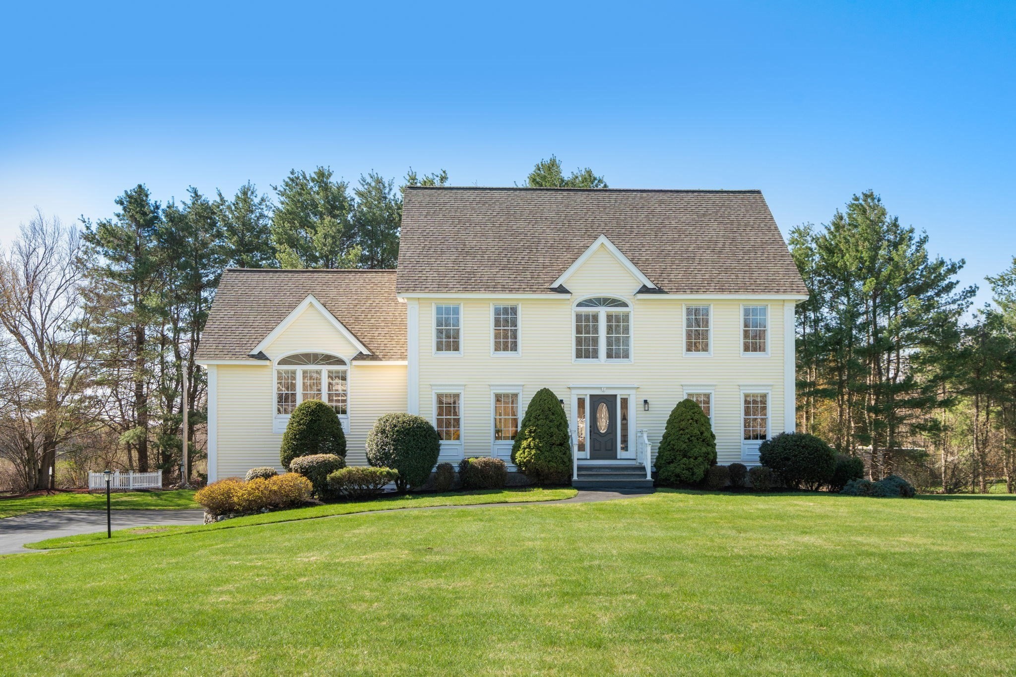 1 Silver Brook Rd, Salem, NH 03079