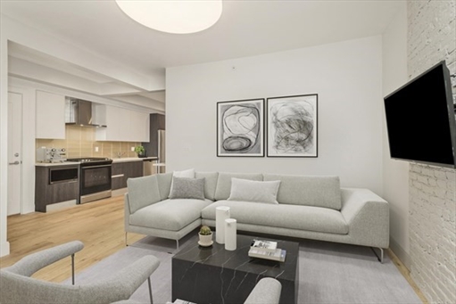 178 Saint Alphonsus Street, Apt 1