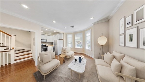 19 Perrin, Apt 3