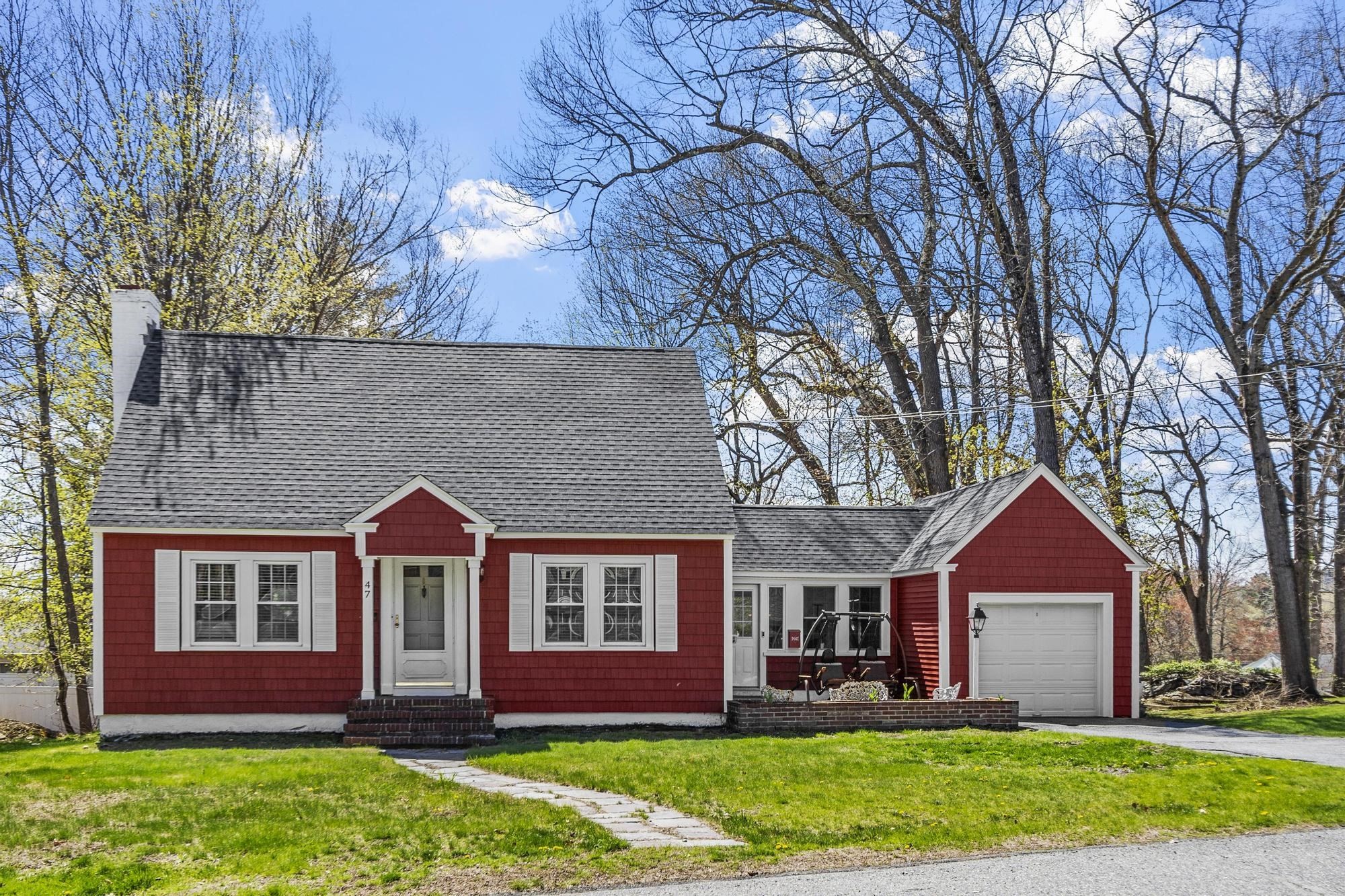 47 Austin St, Leominster, MA 01453