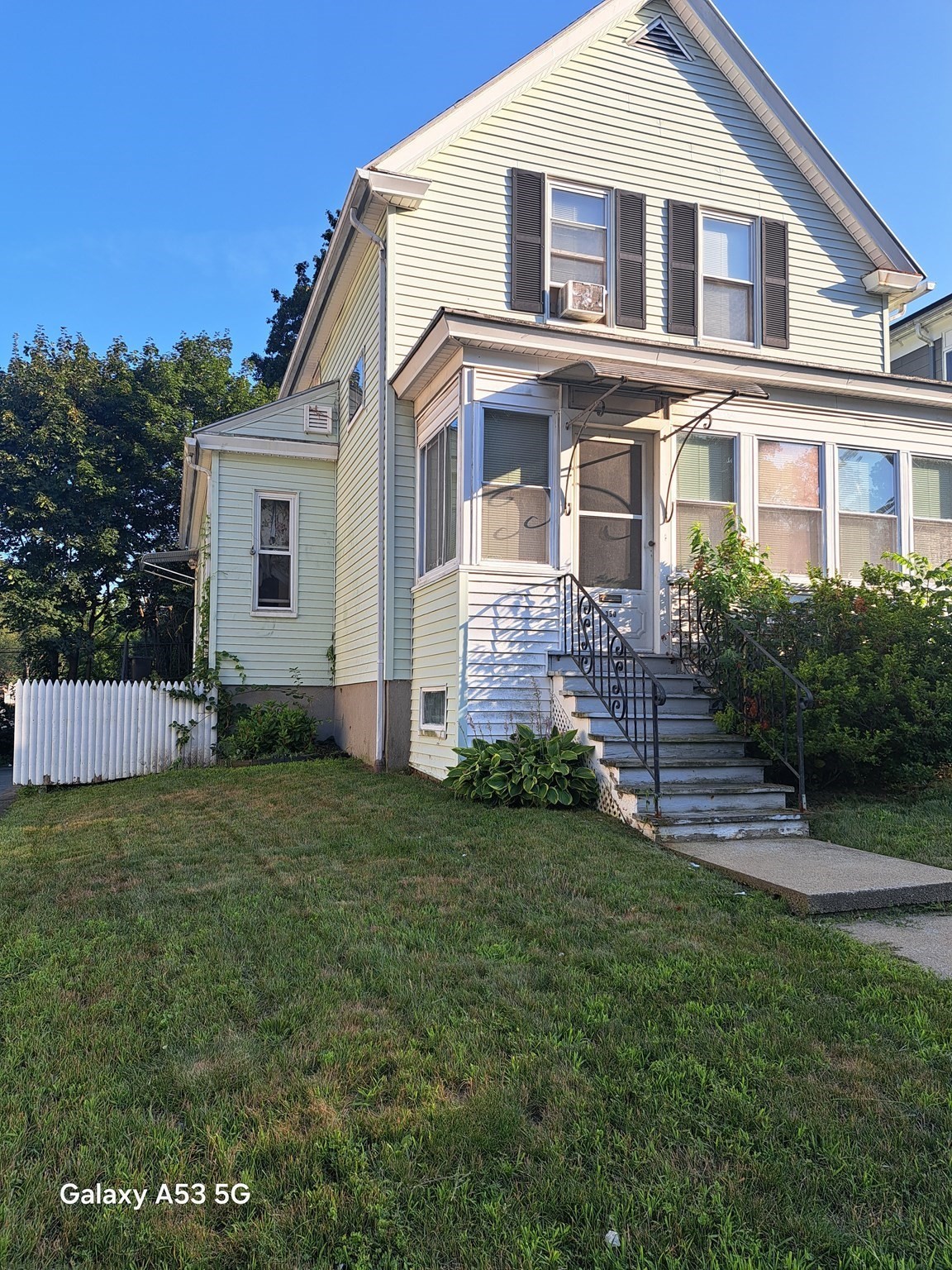 360 Hamilton St, Worcester, MA 01604