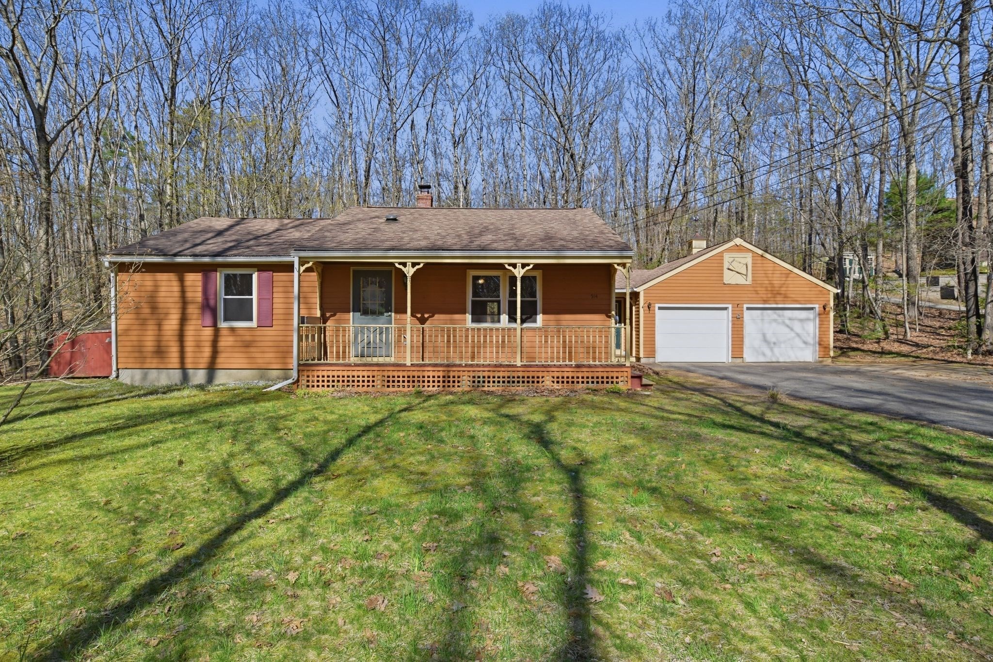 514 Leadmine Rd, Sturbridge, MA 01566