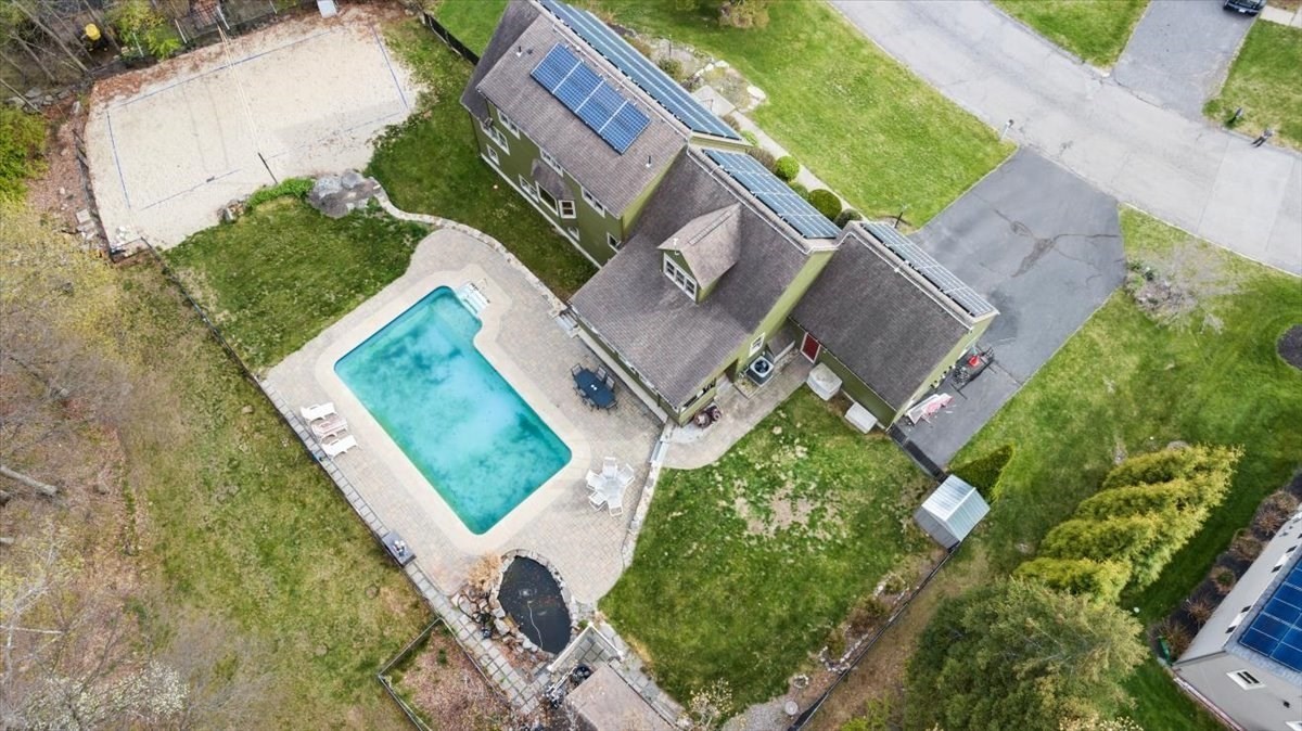 2 Wingfoot Lane, Millbury, MA 01527