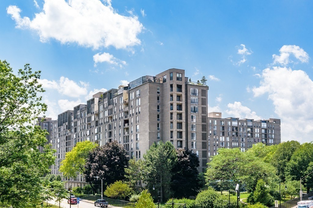 33 Pond Ave Unit 1213, Brookline, MA 02445