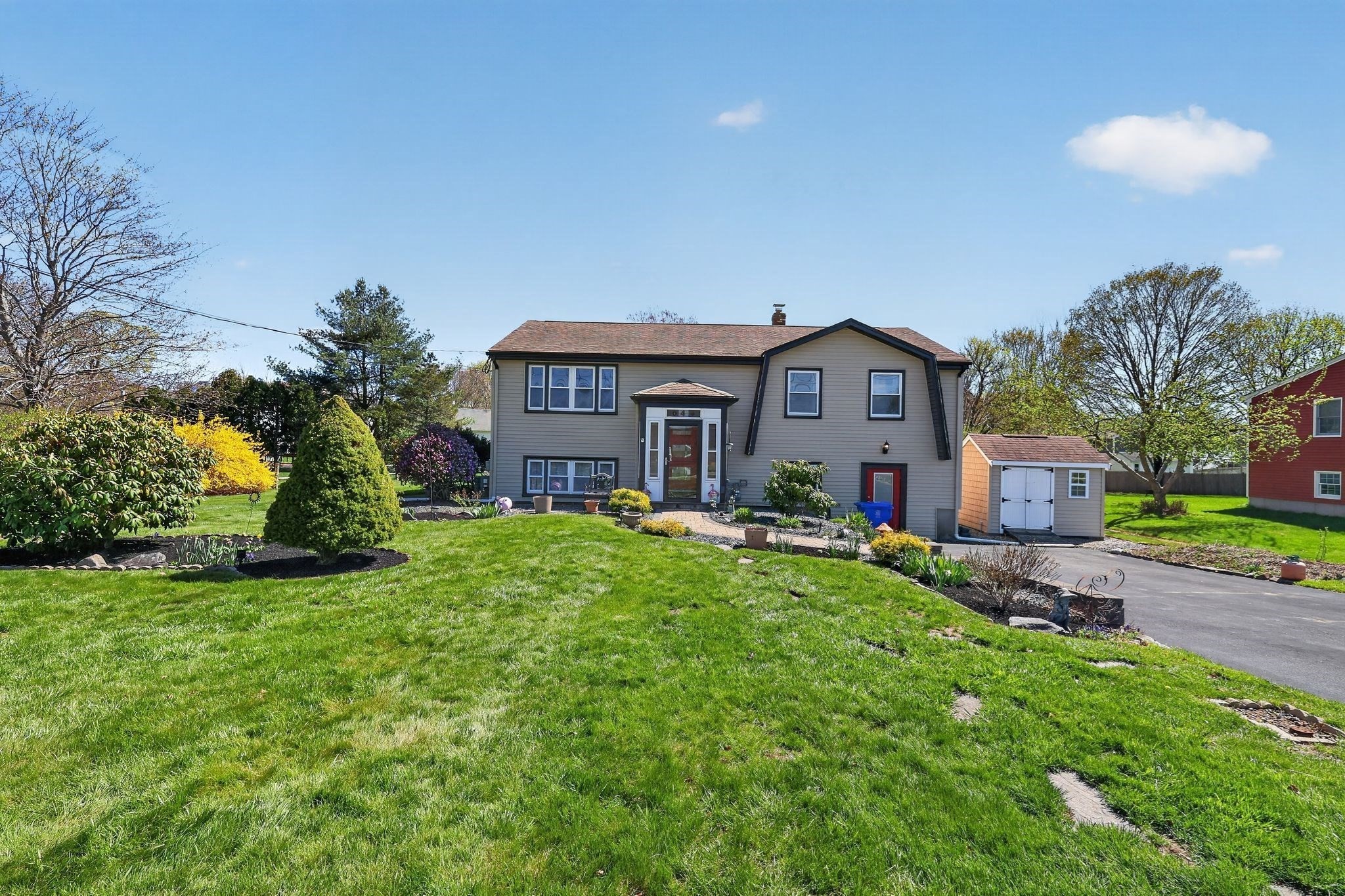 4 Fisher St, Taunton, MA 02780