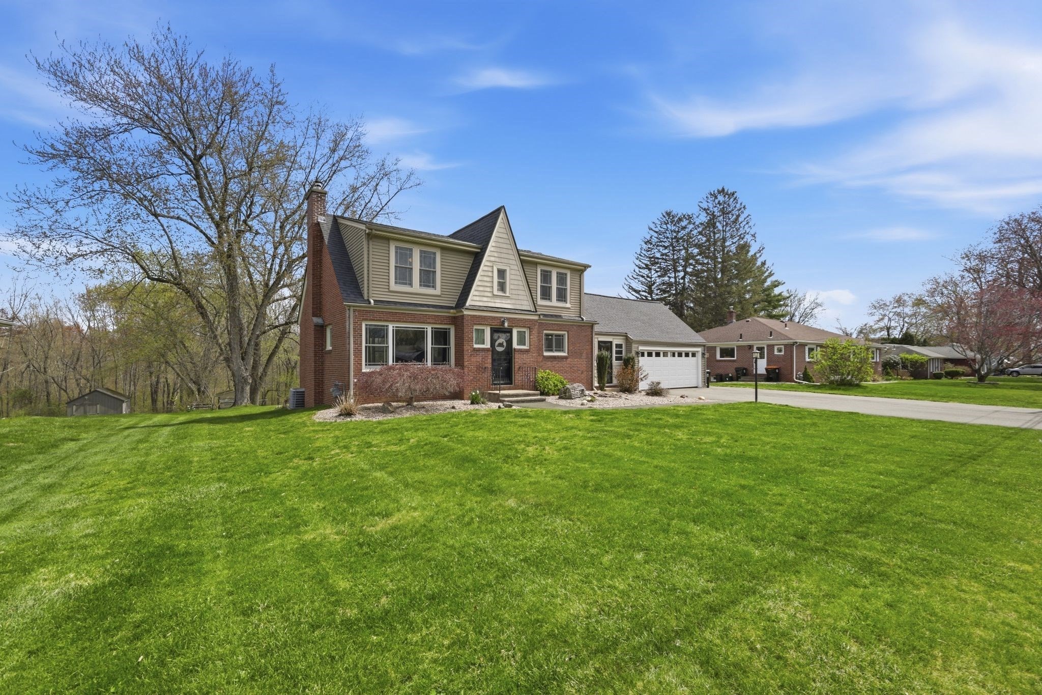 63 Mountain View St, South Hadley, MA 01075