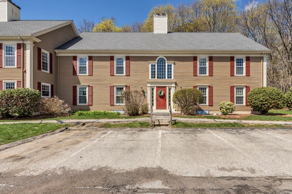 35 Essex Green Lane Unit D, Peabody, MA 01960
