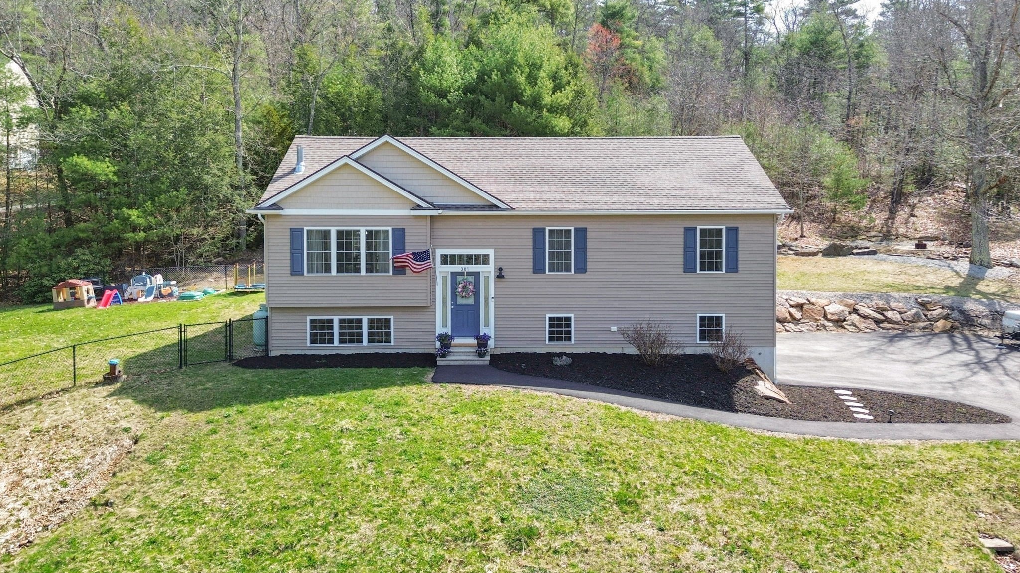 301 Podunk Rd, East Brookfield, MA 01515