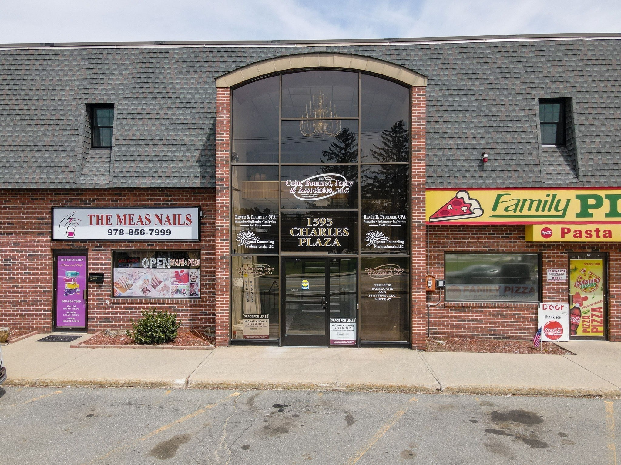 1595 Lakeview Ave, Dracut, MA 01826