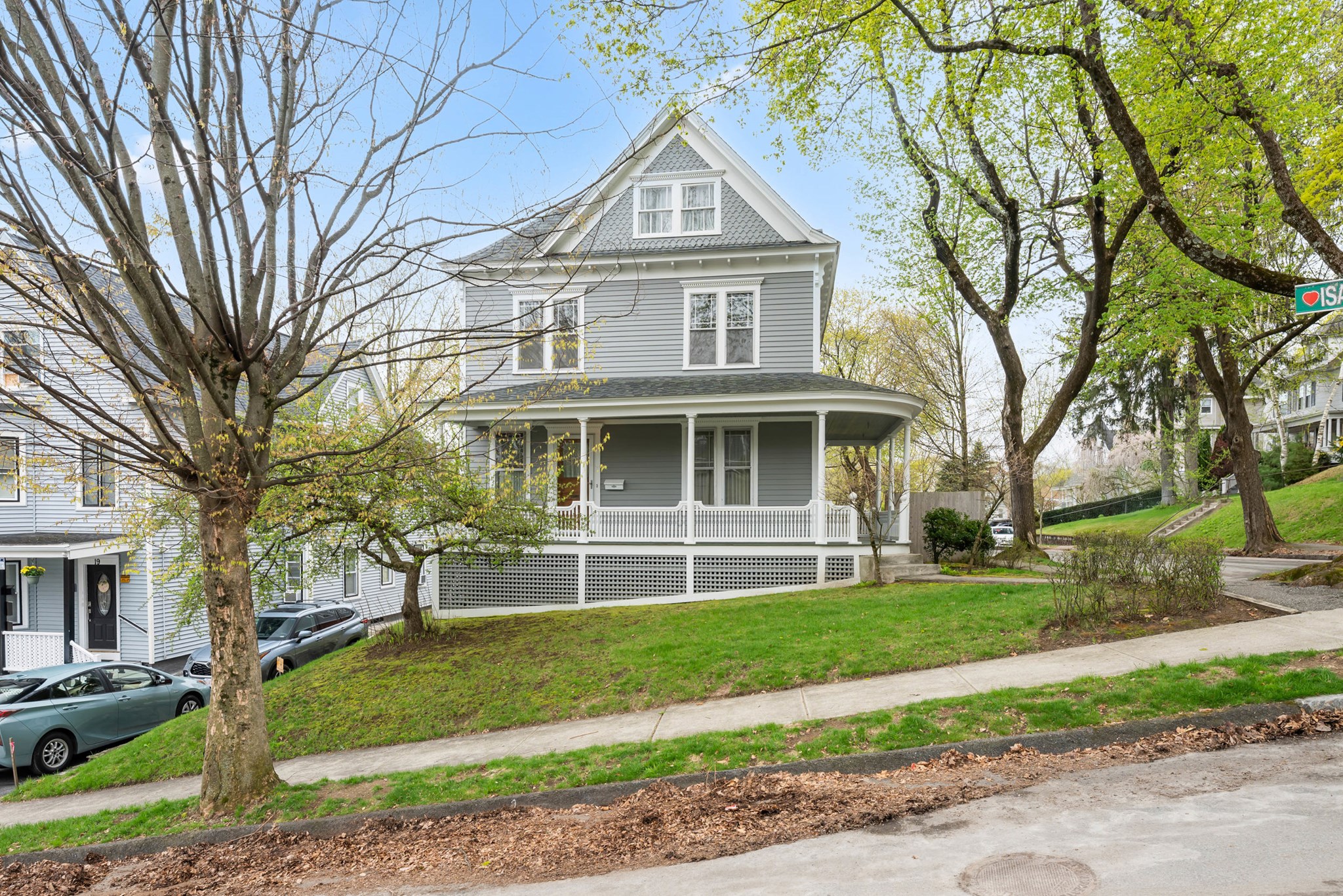 14 Circuit Ave E, Worcester, MA 01603