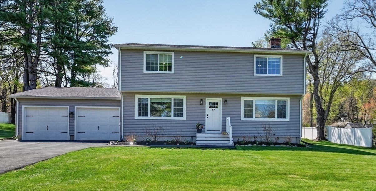 52 Stagecoach Rd, Amherst, MA 01002