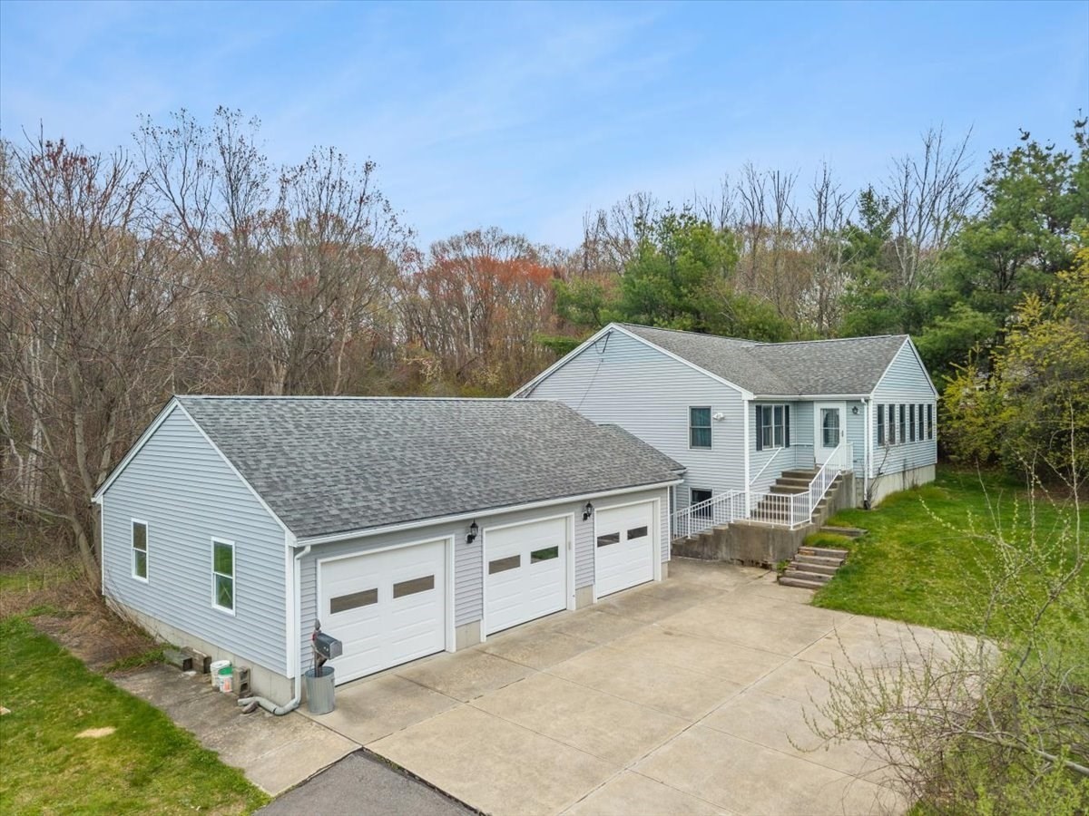 205 Paine Rd, North Attleboro, MA 02760