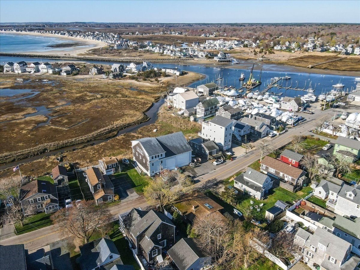 64 Central St, Marshfield, MA 02020