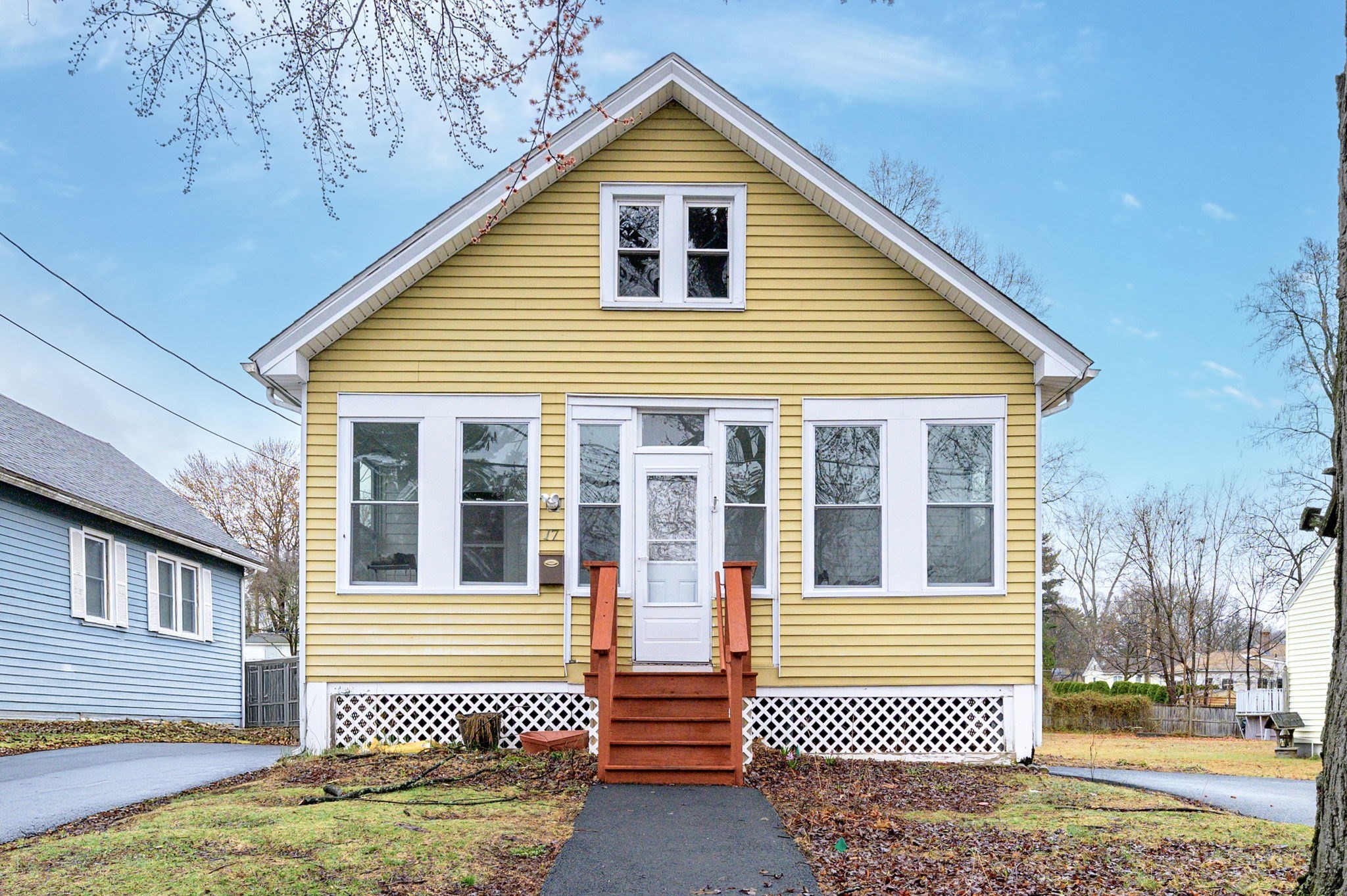 17 Oak St, West Springfield, MA 01089