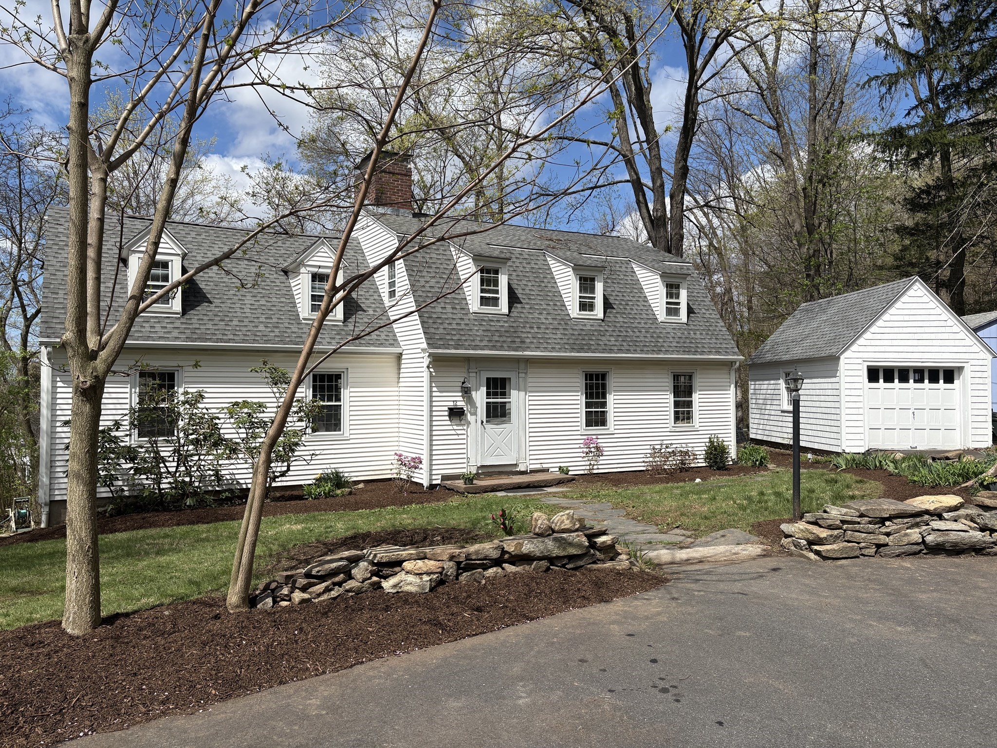 12 Pleasant Ct, Amherst, MA 01002