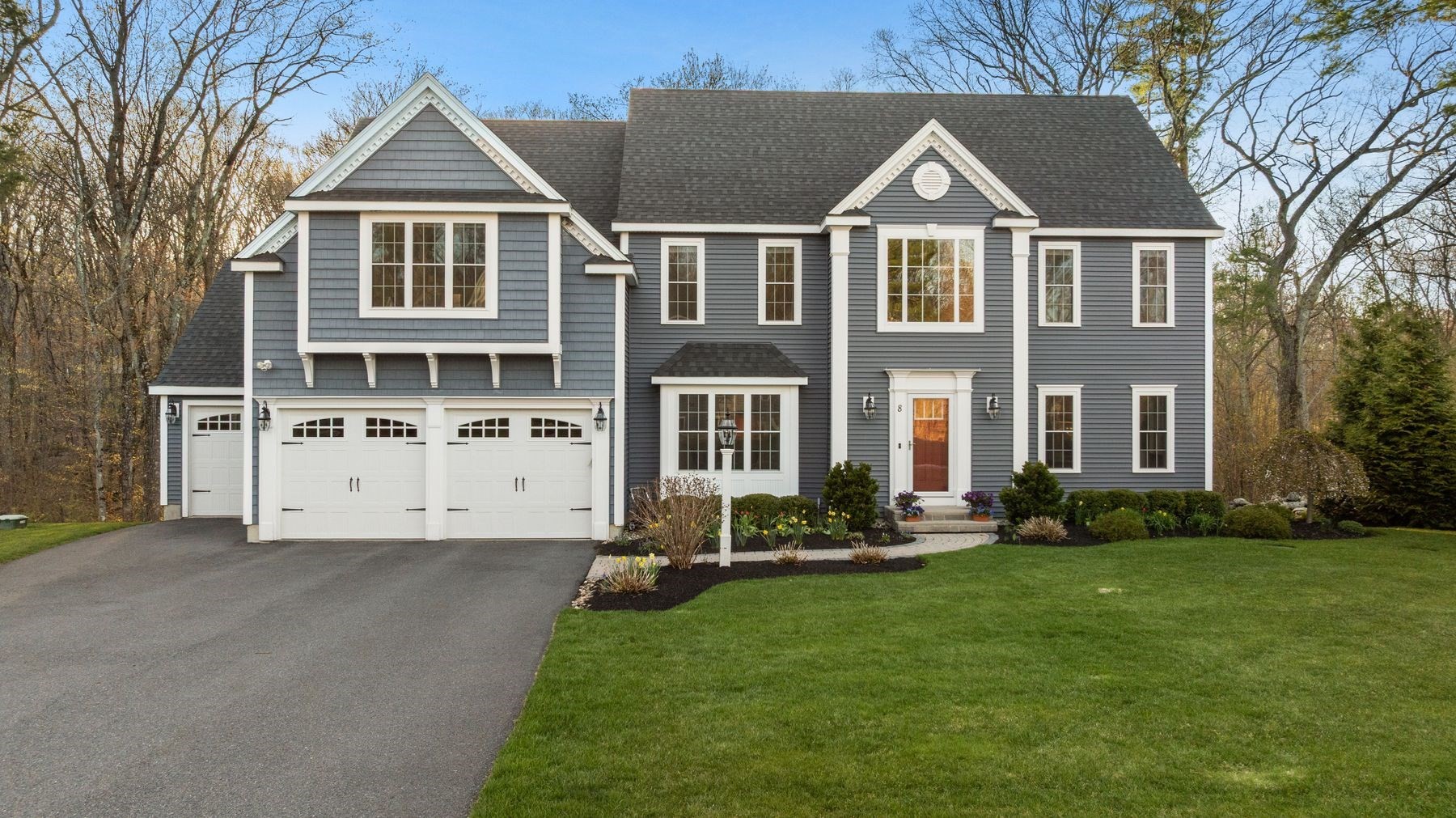 8 Leeds Way, Southborough, MA 01772