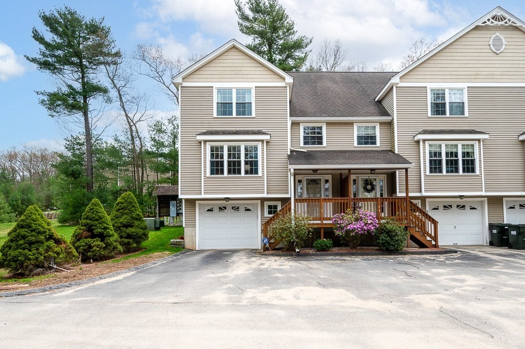 72 Arthur Dr Unit 72, Northbridge, MA 01588
