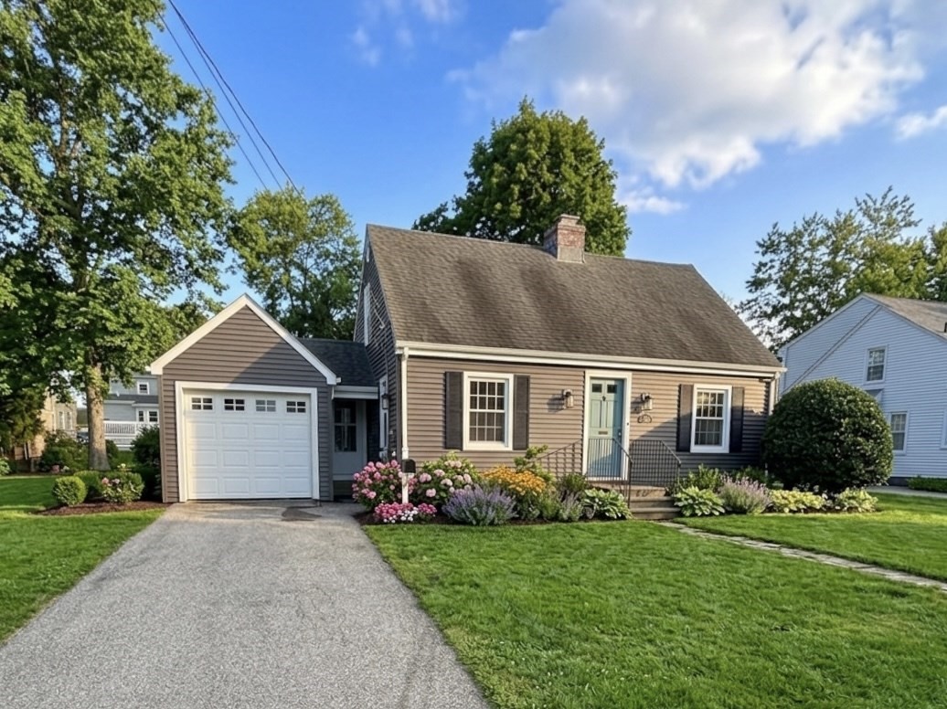 8 Birmingham Rd, Worcester, MA 01606