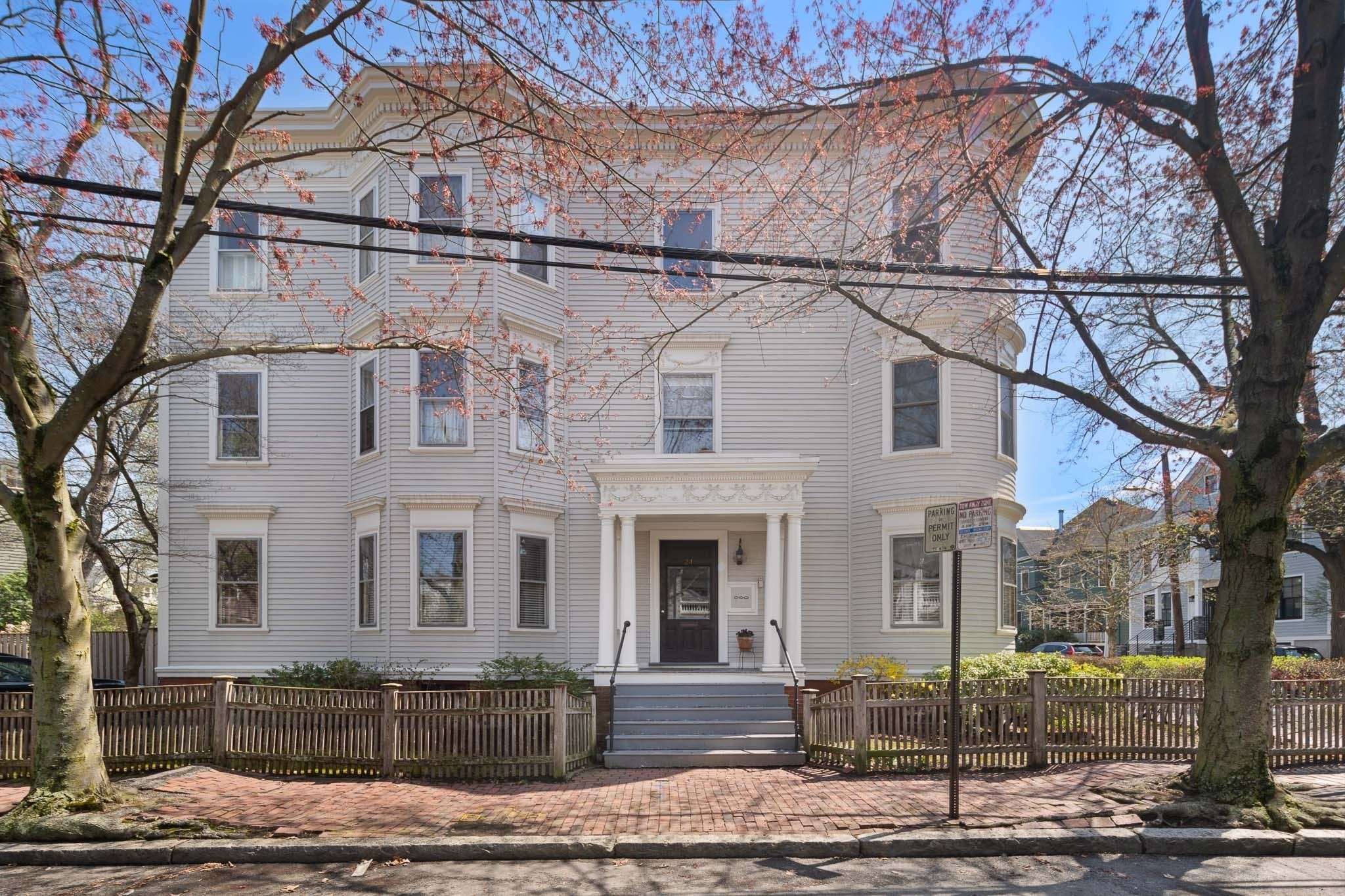24 Ellsworth Ave Unit 1, Cambridge, MA 02139