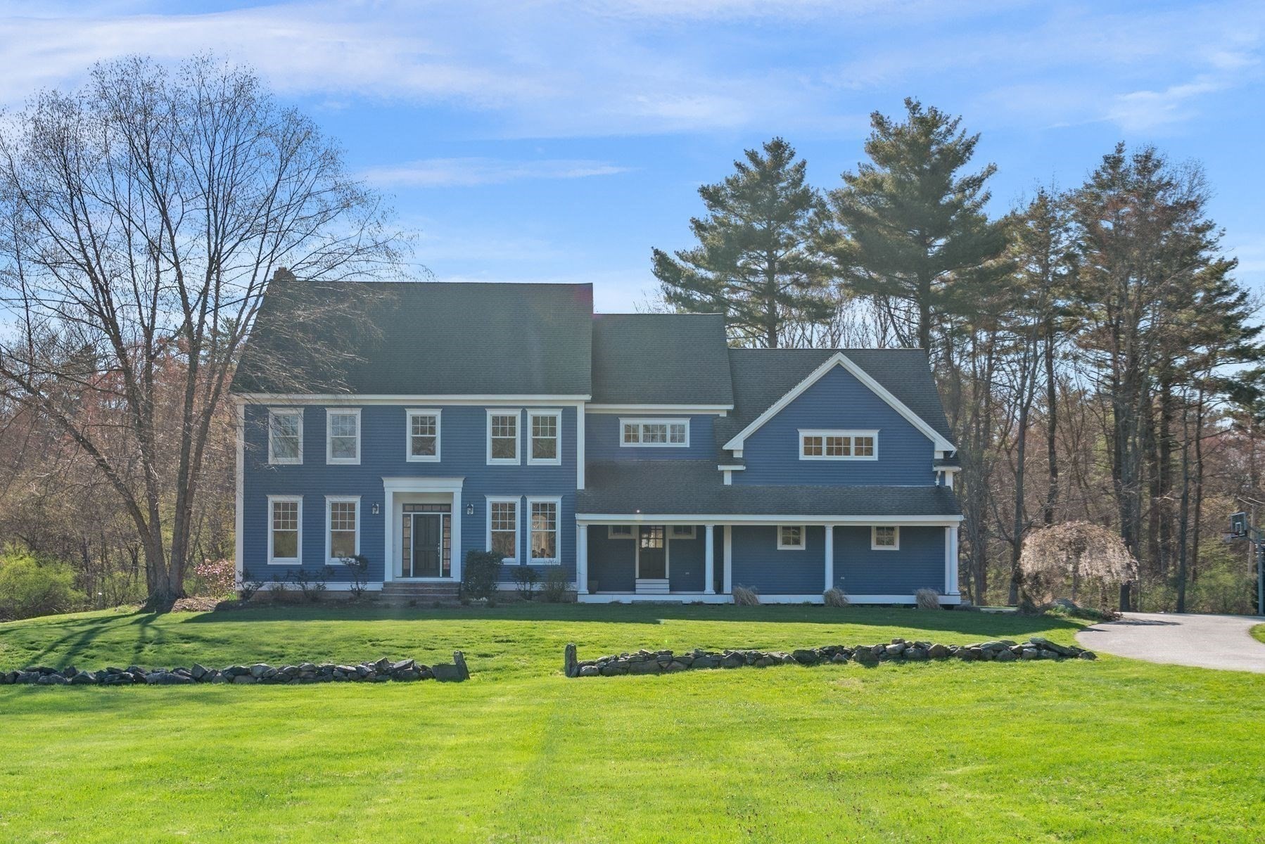 102 River Rd, Topsfield, MA 01983