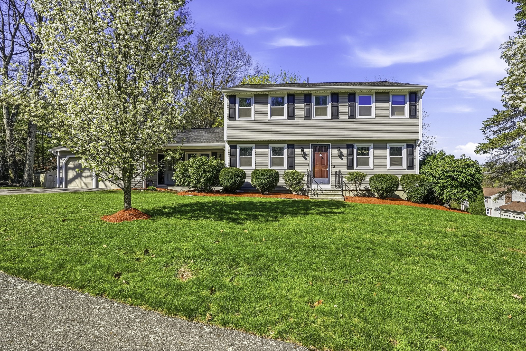 31 Lexington Rd, Shrewsbury, MA 01545