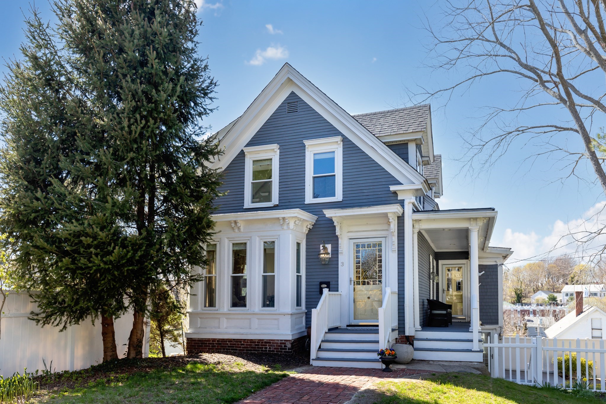 3 Massasoit St, Plymouth, MA 02360
