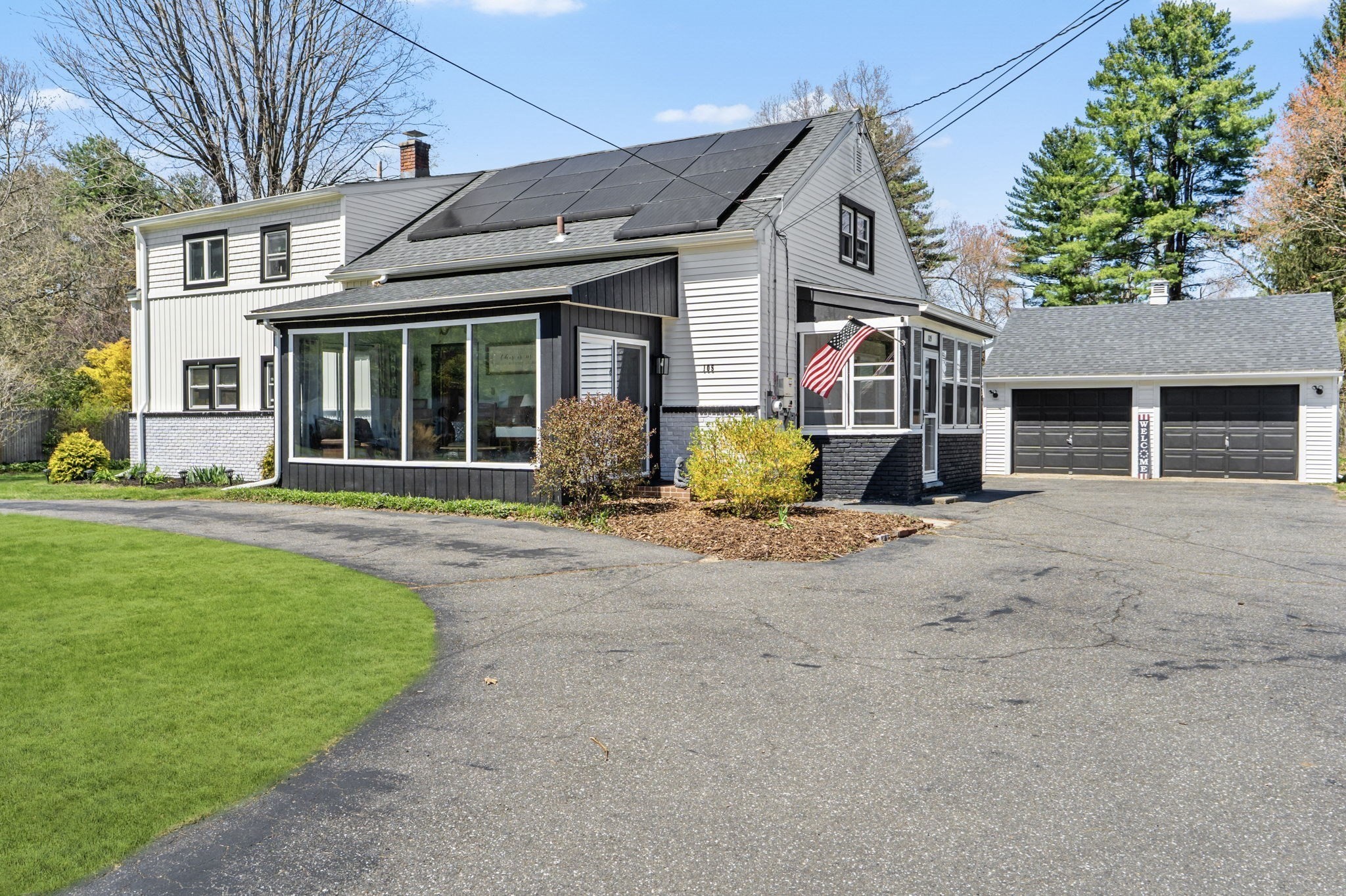 105 Plain Street, Easthampton, MA 01027