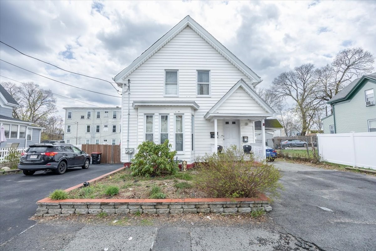 21 Pine Ave, Brockton, MA 02301