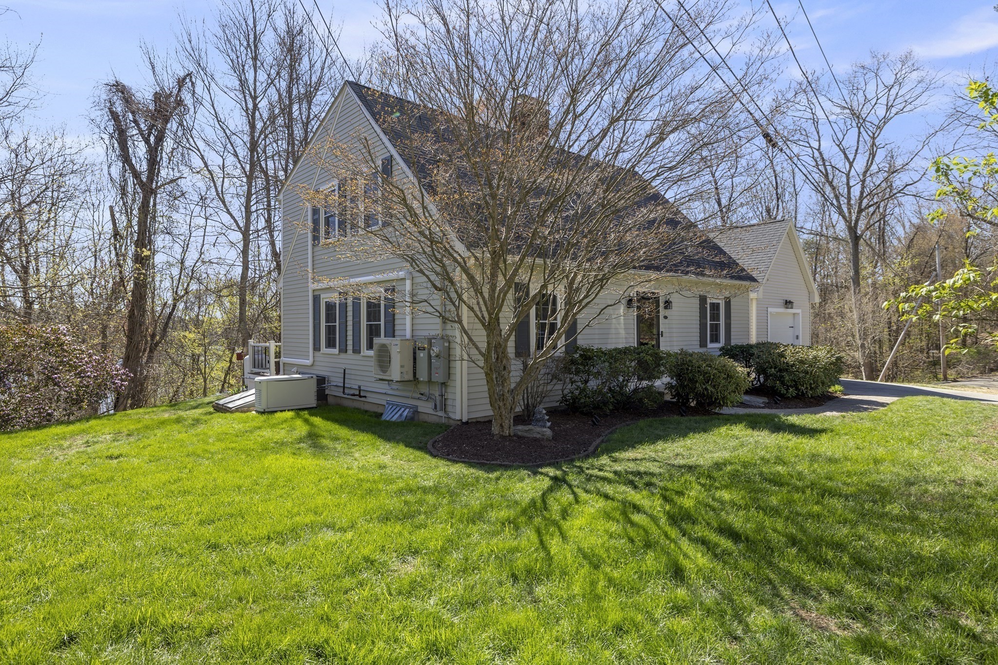 4 Avalon Pl, West Brookfield, MA 01585
