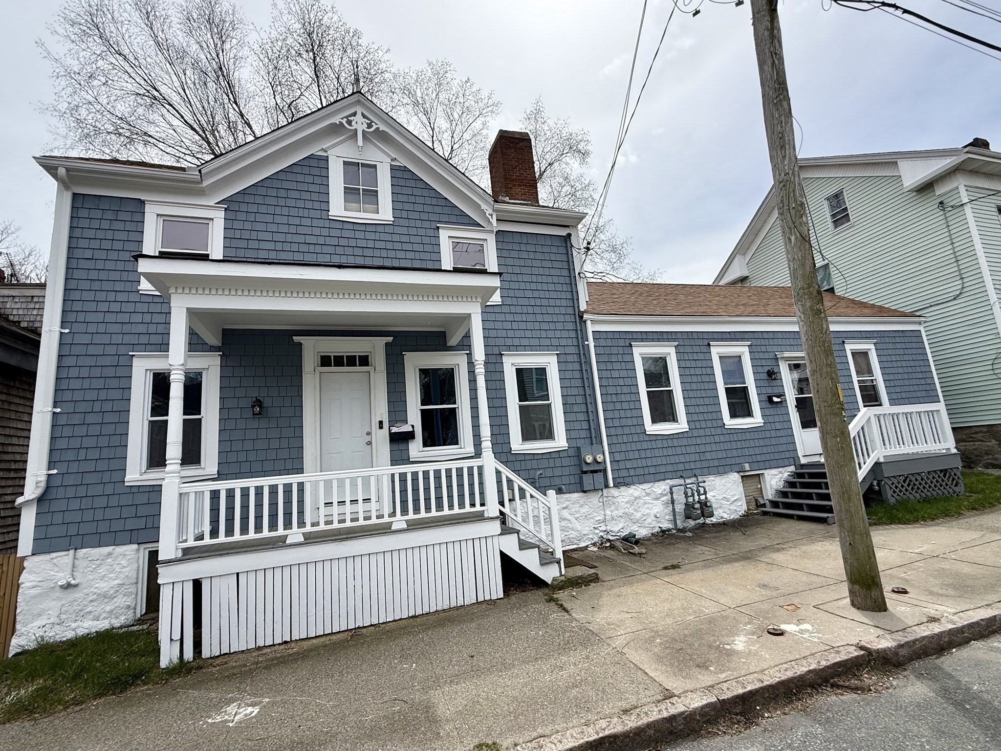 64 Bedford St, New Bedford, MA 02740