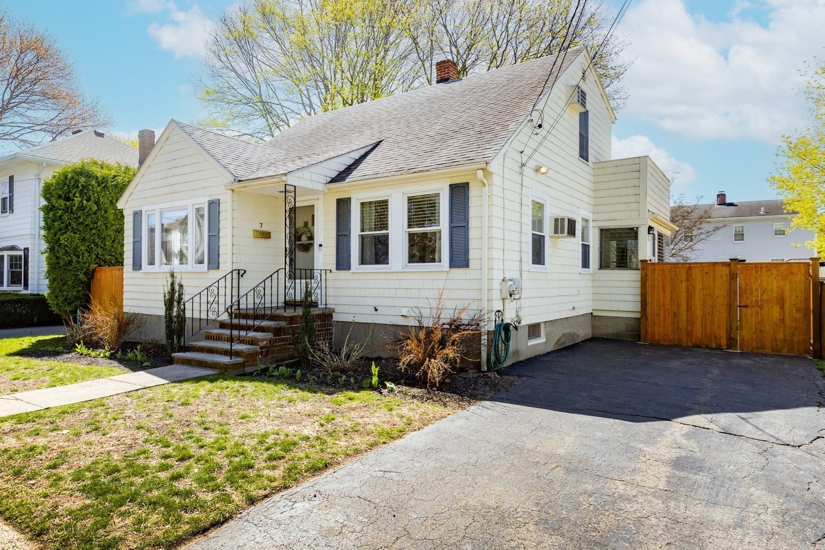 7 Linden Rd, Peabody, MA 01960